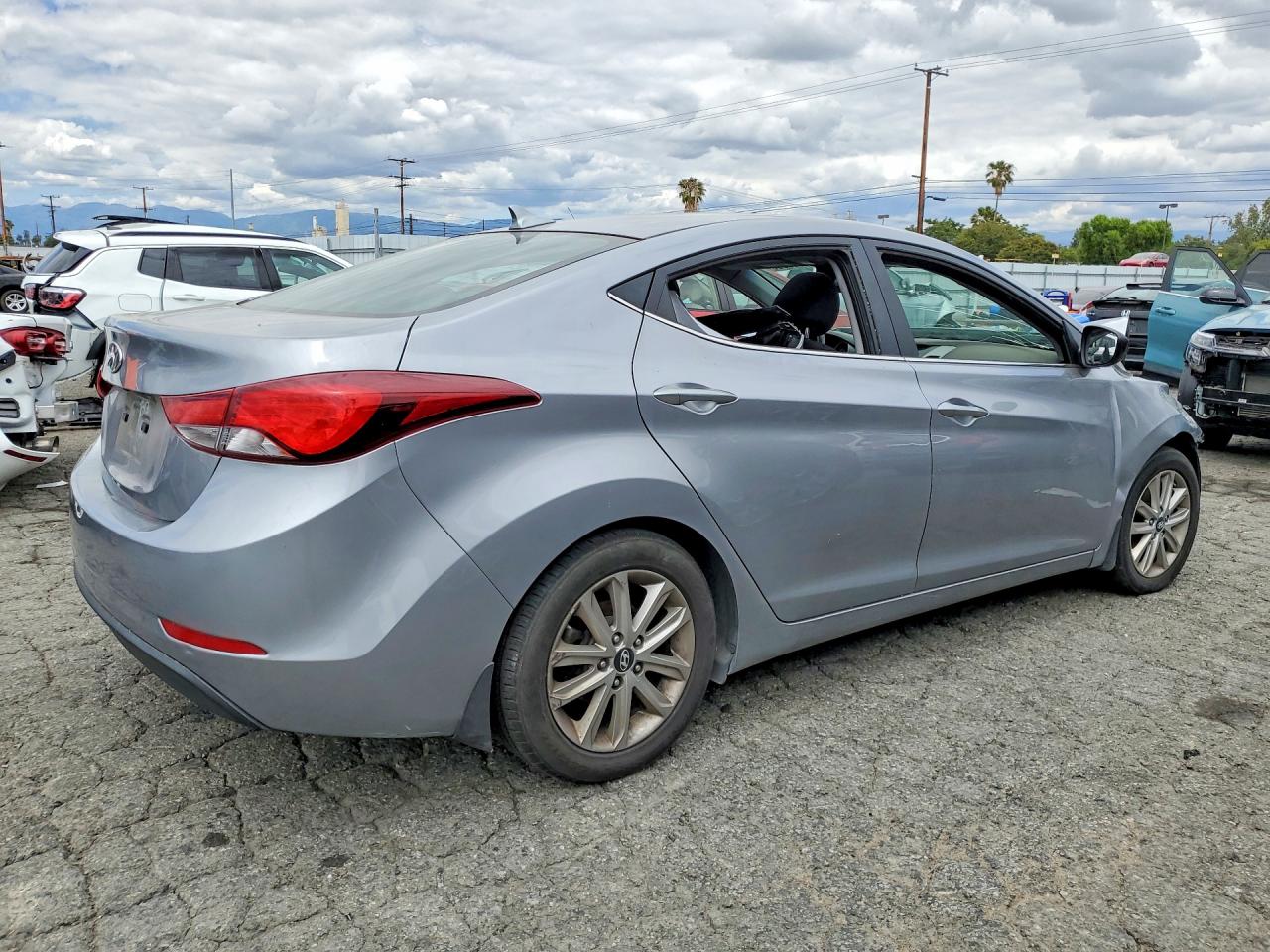 2015 Hyundai Elantra Se Серебряный vin: 5NPDH4AE6FH599378