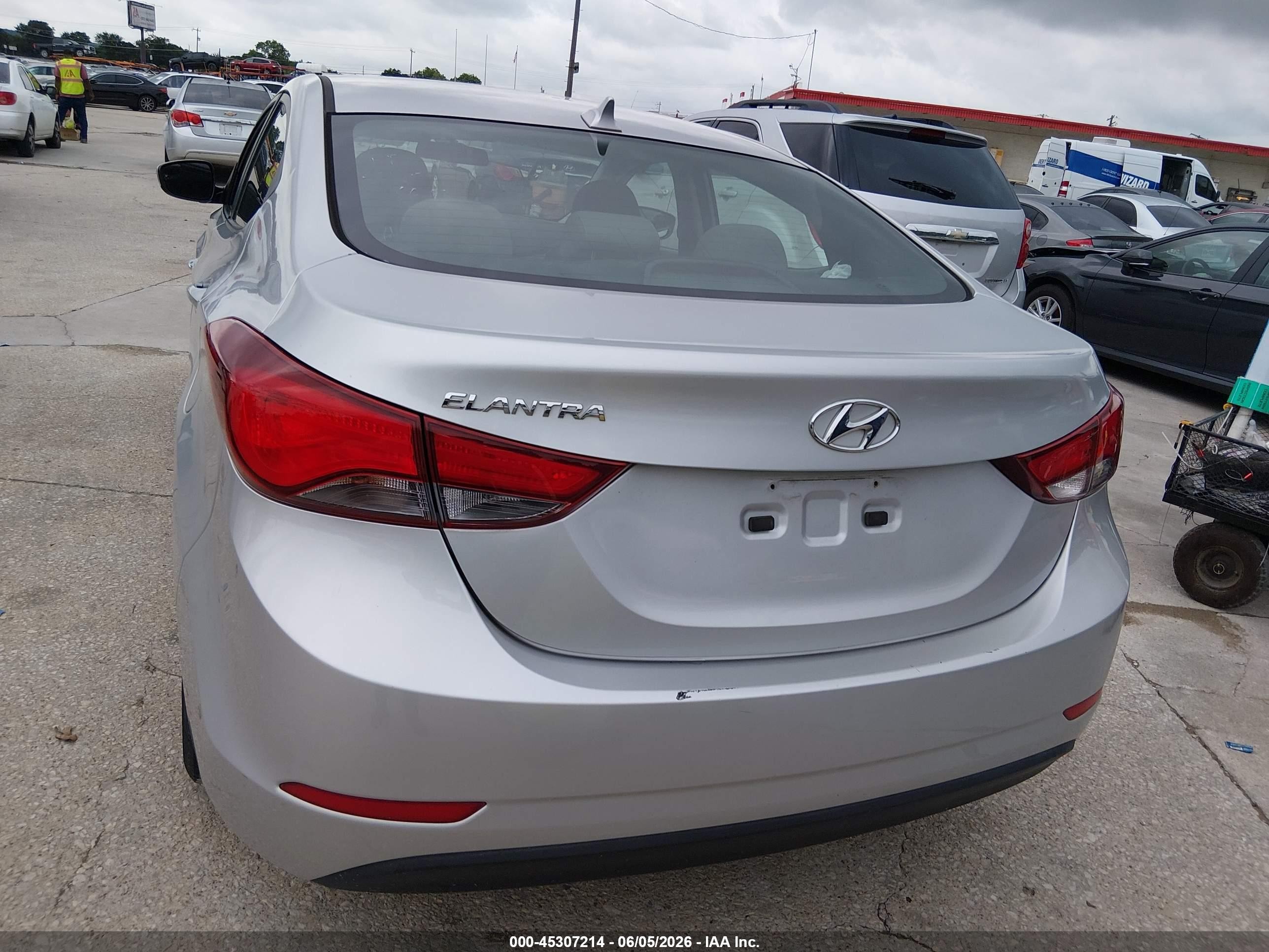 2015 Hyundai Elantra Se Silver vin: 5NPDH4AE6FH600075