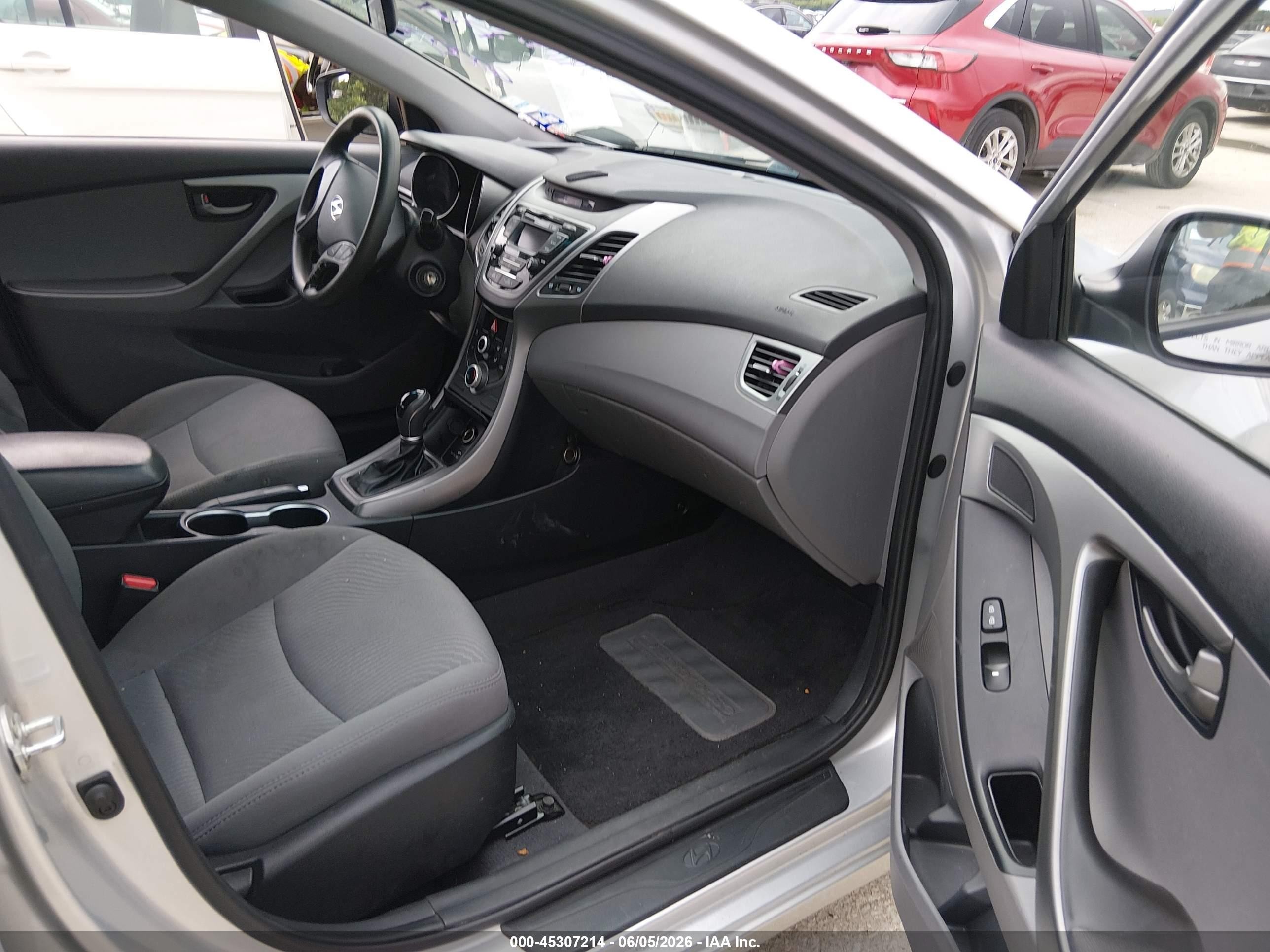 2015 Hyundai Elantra Se Silver vin: 5NPDH4AE6FH600075