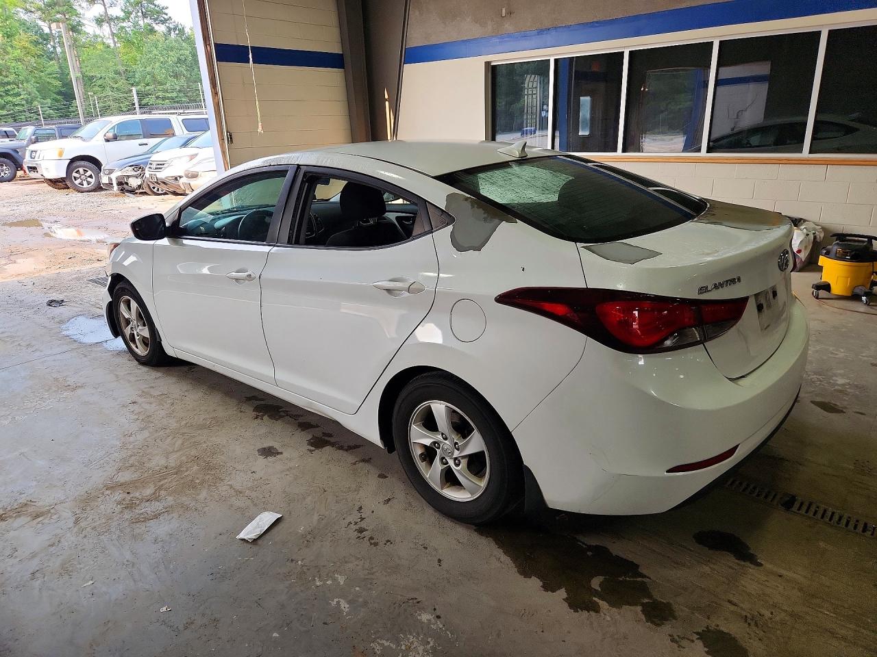 2015 Hyundai Elantra Se White vin: 5NPDH4AE6FH615384