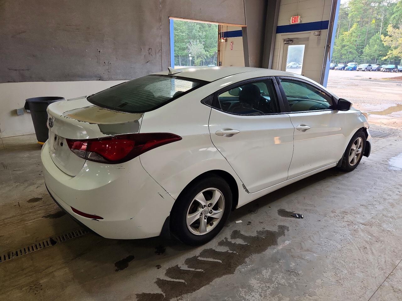 2015 Hyundai Elantra Se White vin: 5NPDH4AE6FH615384