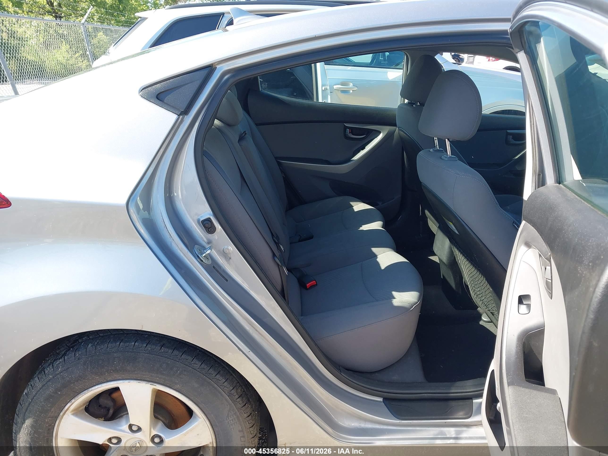 2015 Hyundai Elantra Se Gray vin: 5NPDH4AE6FH617345