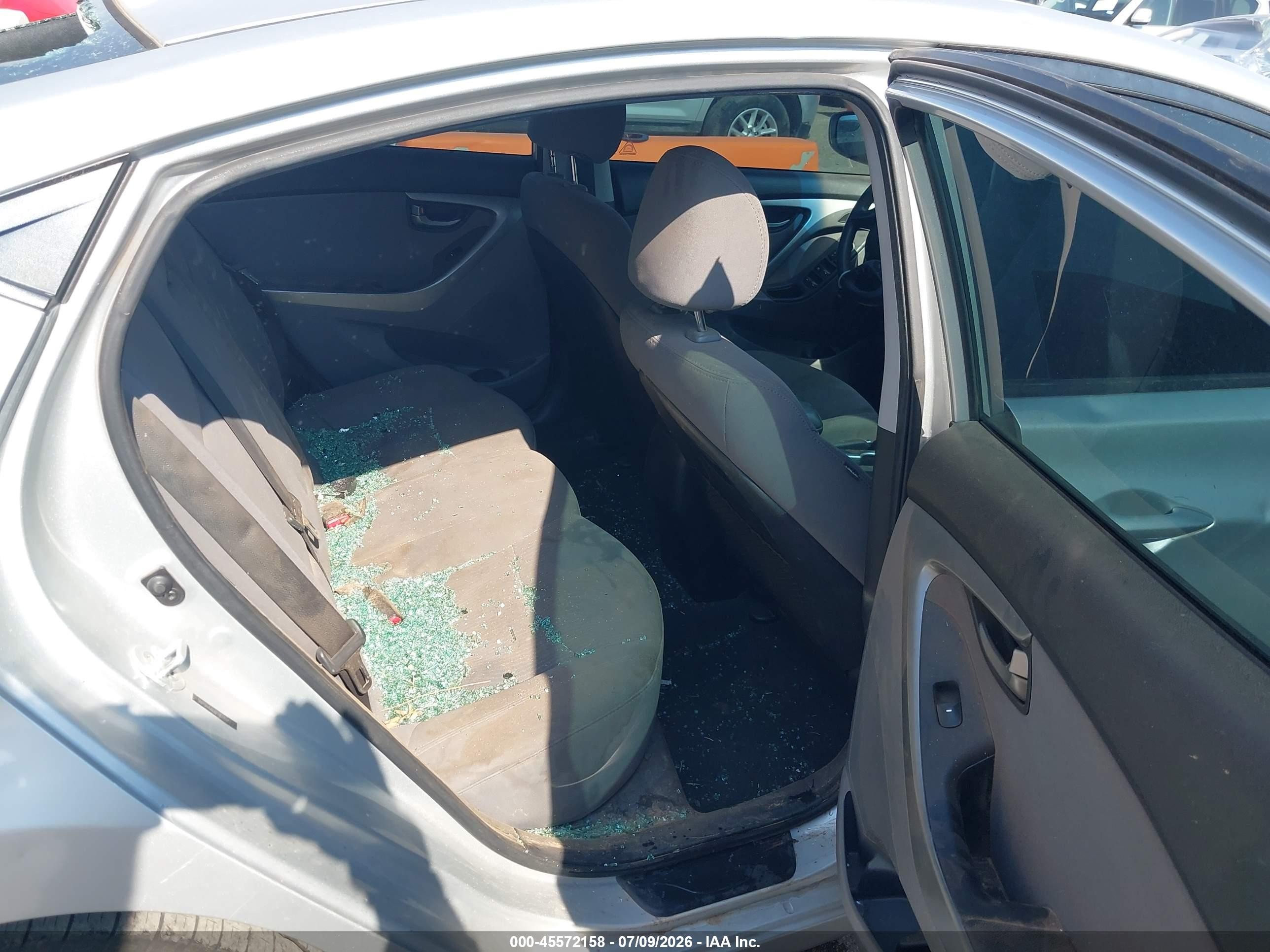 2015 Hyundai Elantra Se Серебряный vin: 5NPDH4AE6FH618947
