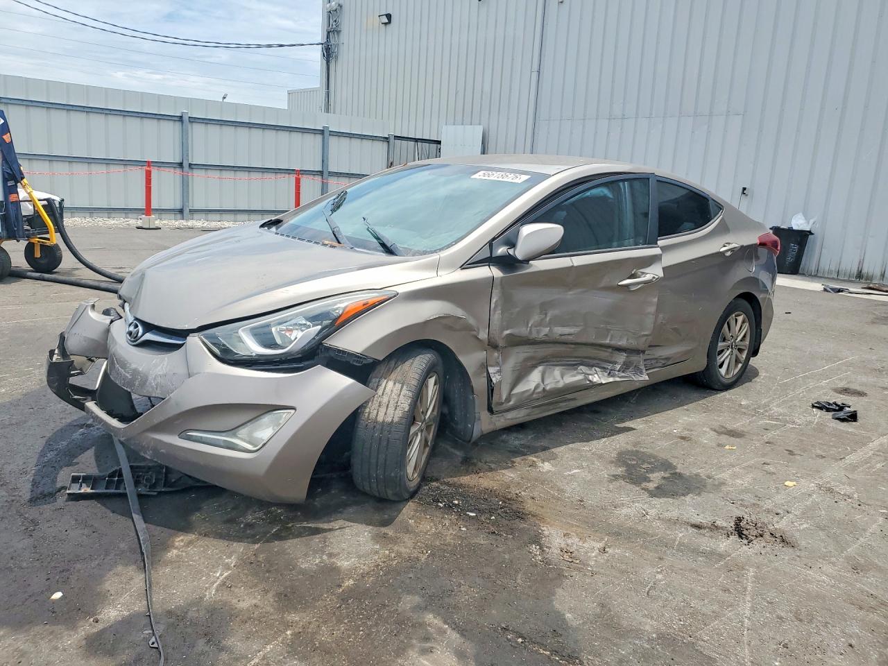 2015 Hyundai Elantra Se Brown vin: 5NPDH4AE6FH620889
