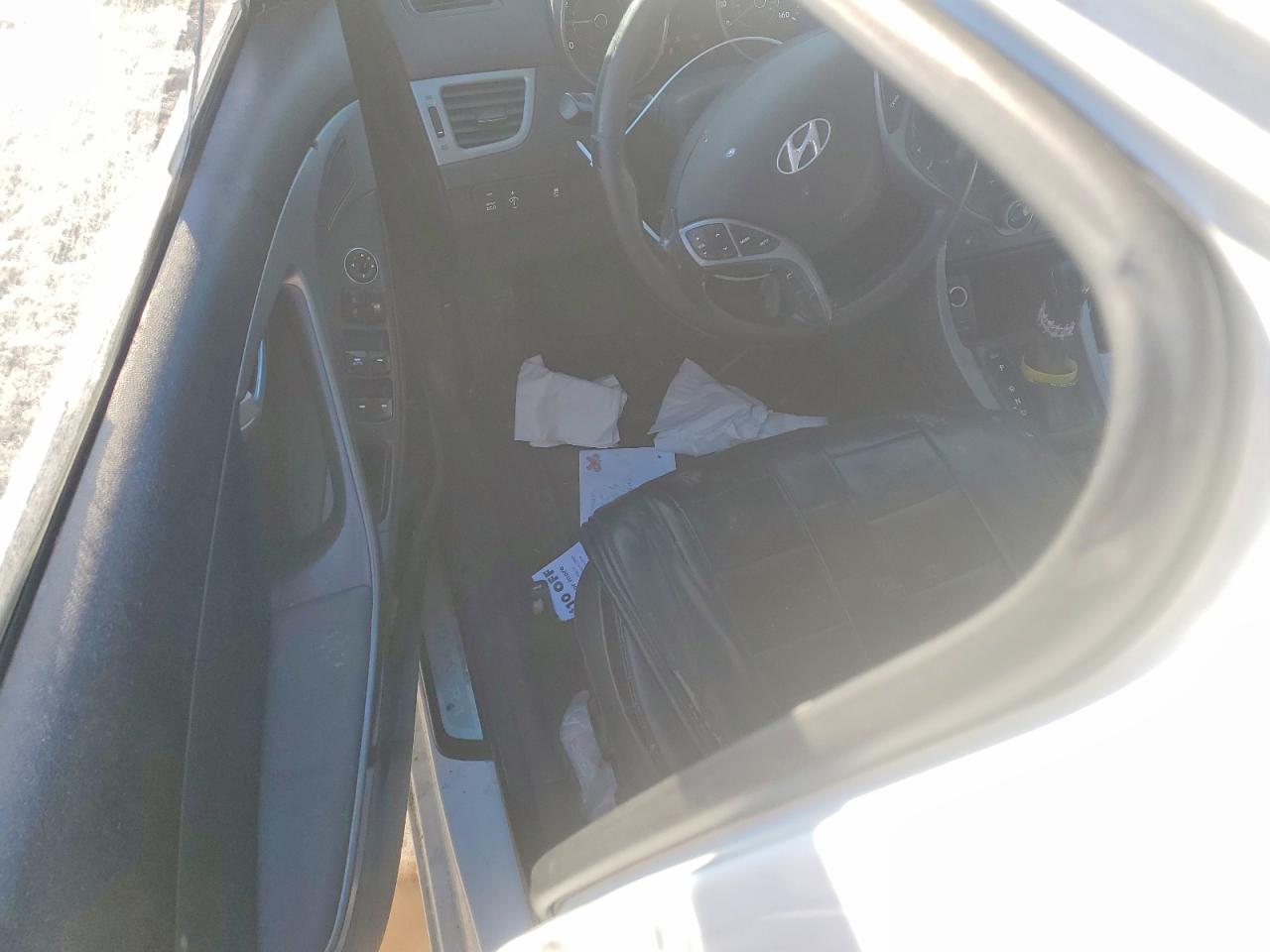 2015 Hyundai Elantra White vin: 5NPDH4AE6FH637207