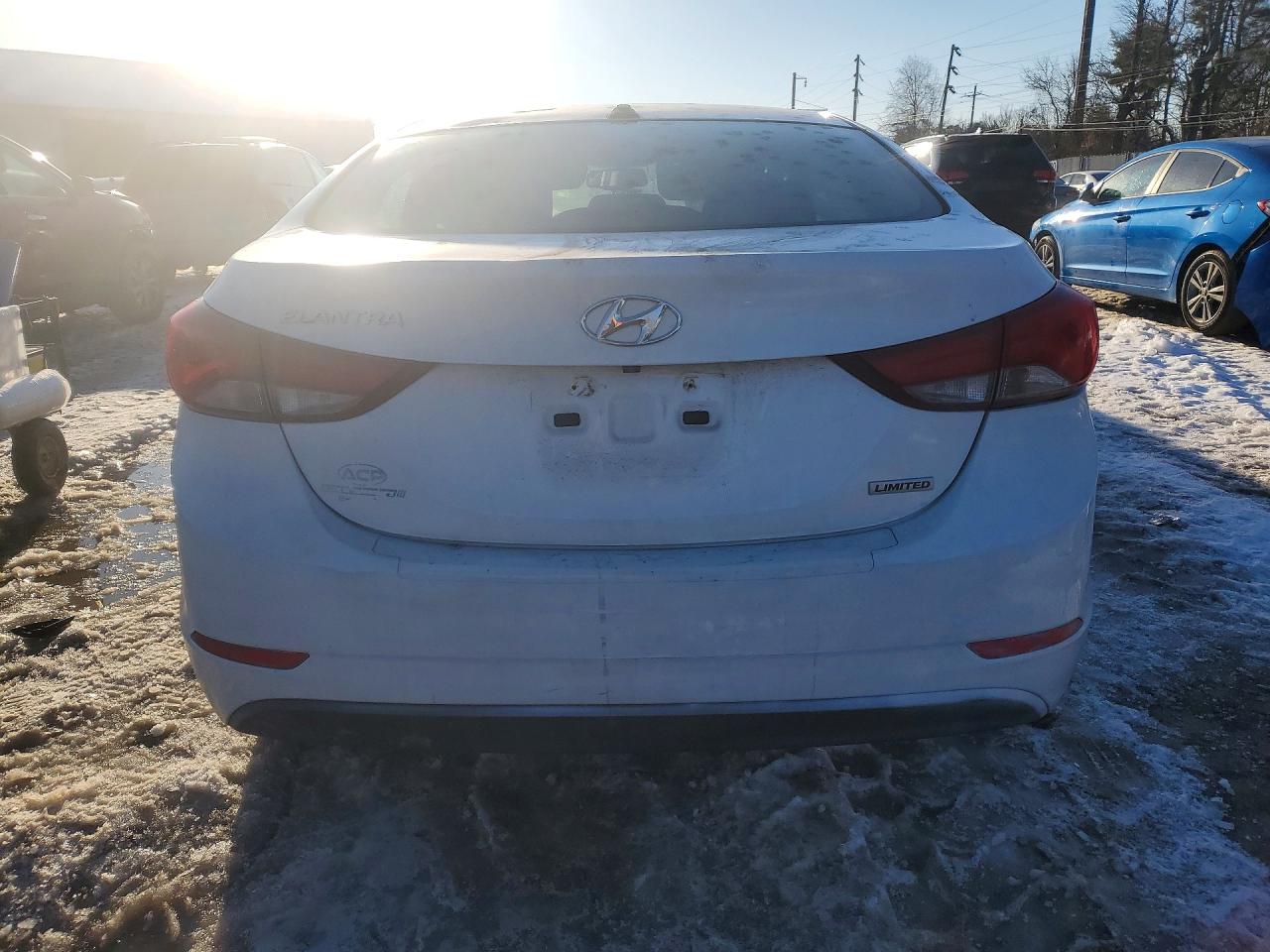 2015 Hyundai Elantra White vin: 5NPDH4AE6FH637207