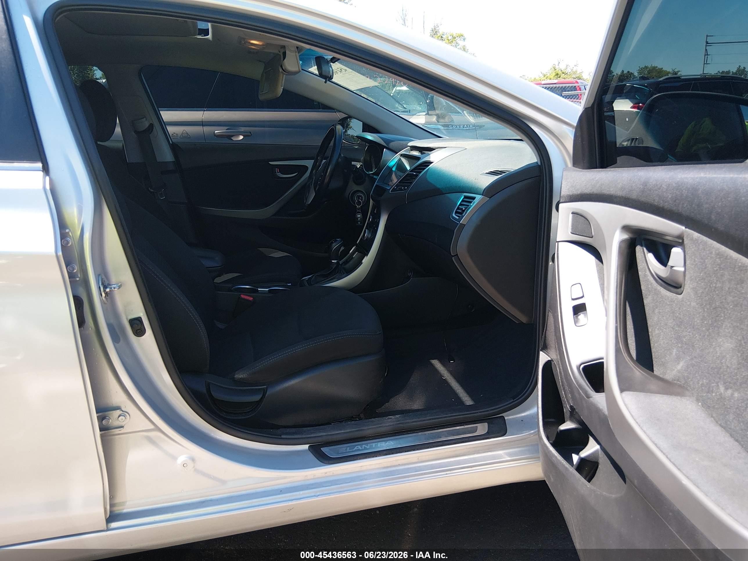 2015 Hyundai Elantra Se Silver vin: 5NPDH4AE6FH651530
