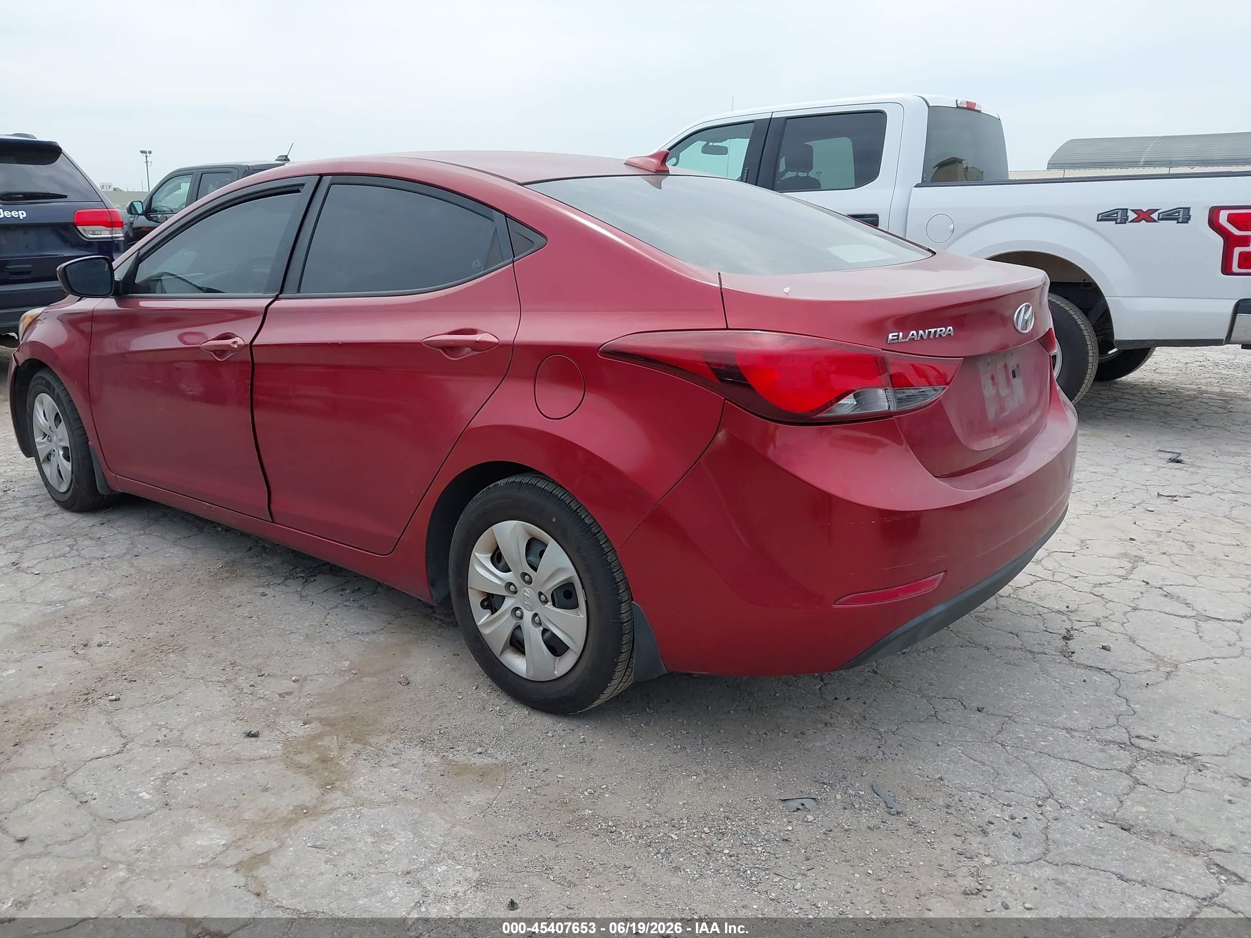 2016 Hyundai Elantra Se Red vin: 5NPDH4AE6GH756408