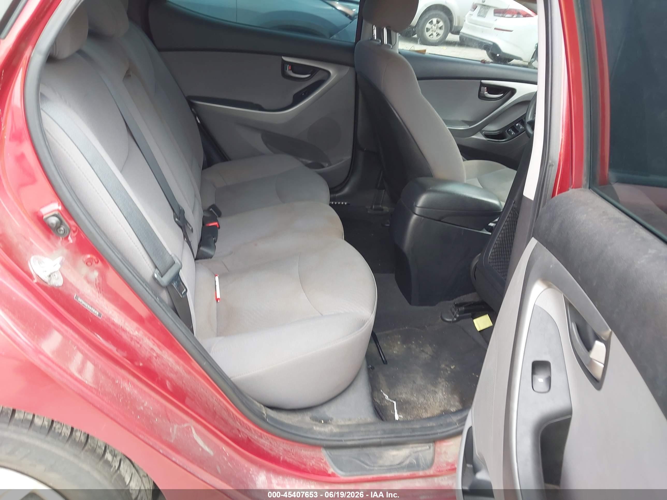 2016 Hyundai Elantra Se Red vin: 5NPDH4AE6GH756408