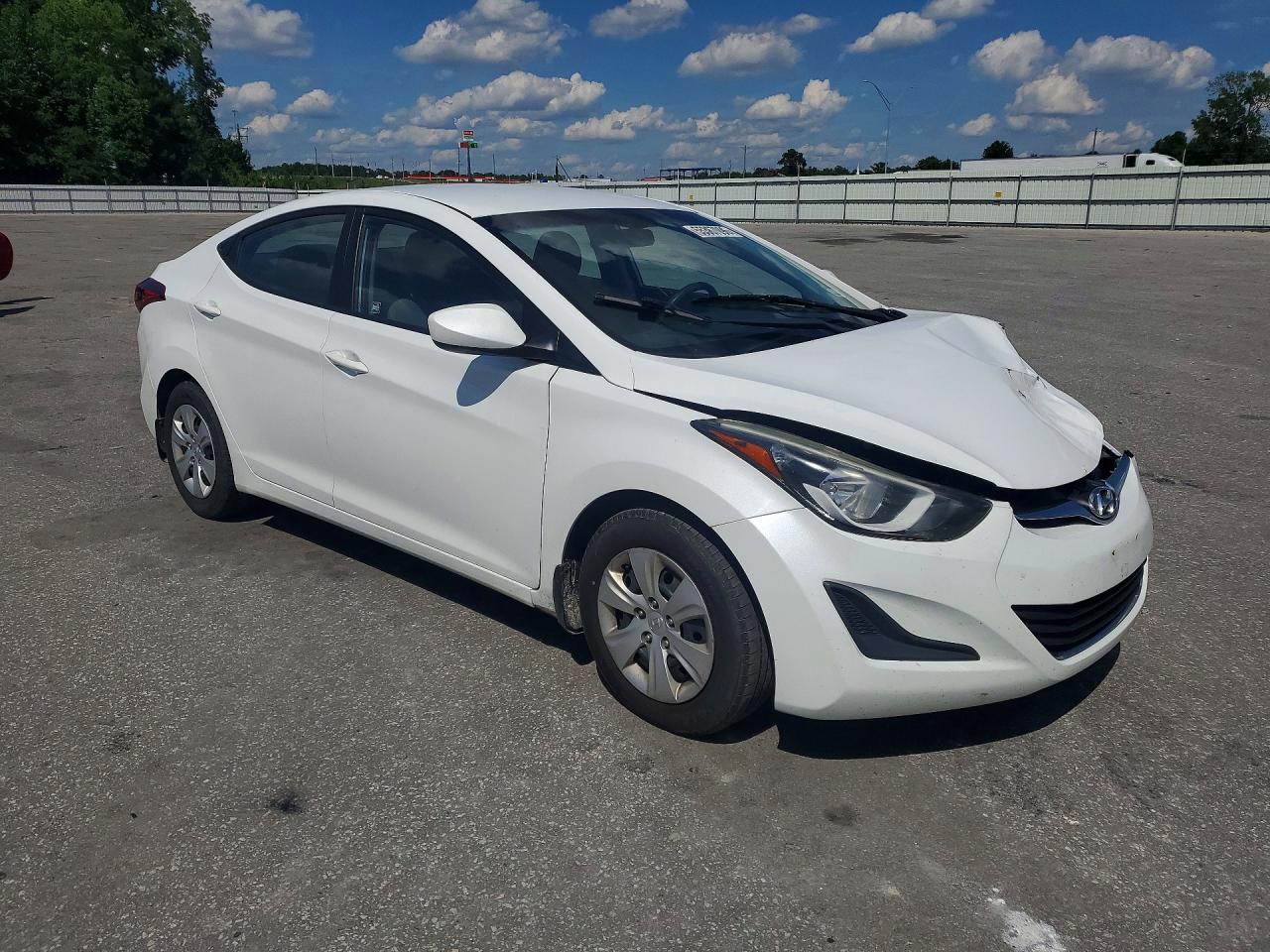 2016 Hyundai Elantra Se White vin: 5NPDH4AE6GH759924