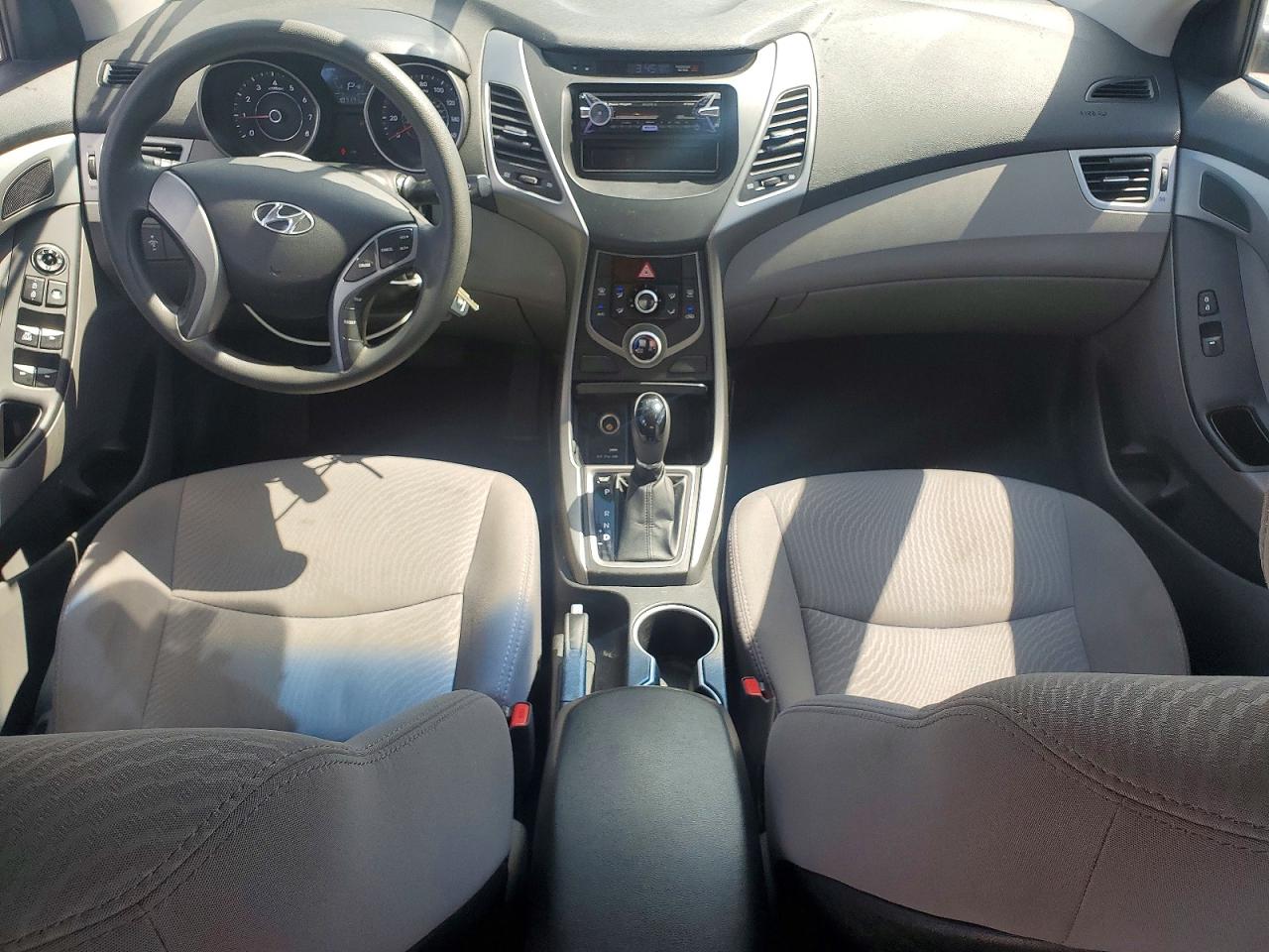 2016 Hyundai Elantra Se White vin: 5NPDH4AE6GH759924