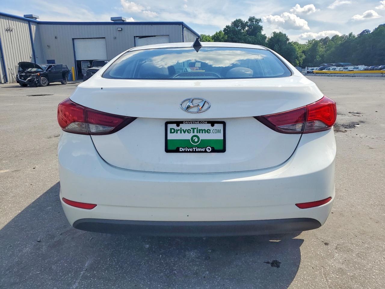 2016 Hyundai Elantra Se White vin: 5NPDH4AE6GH759924