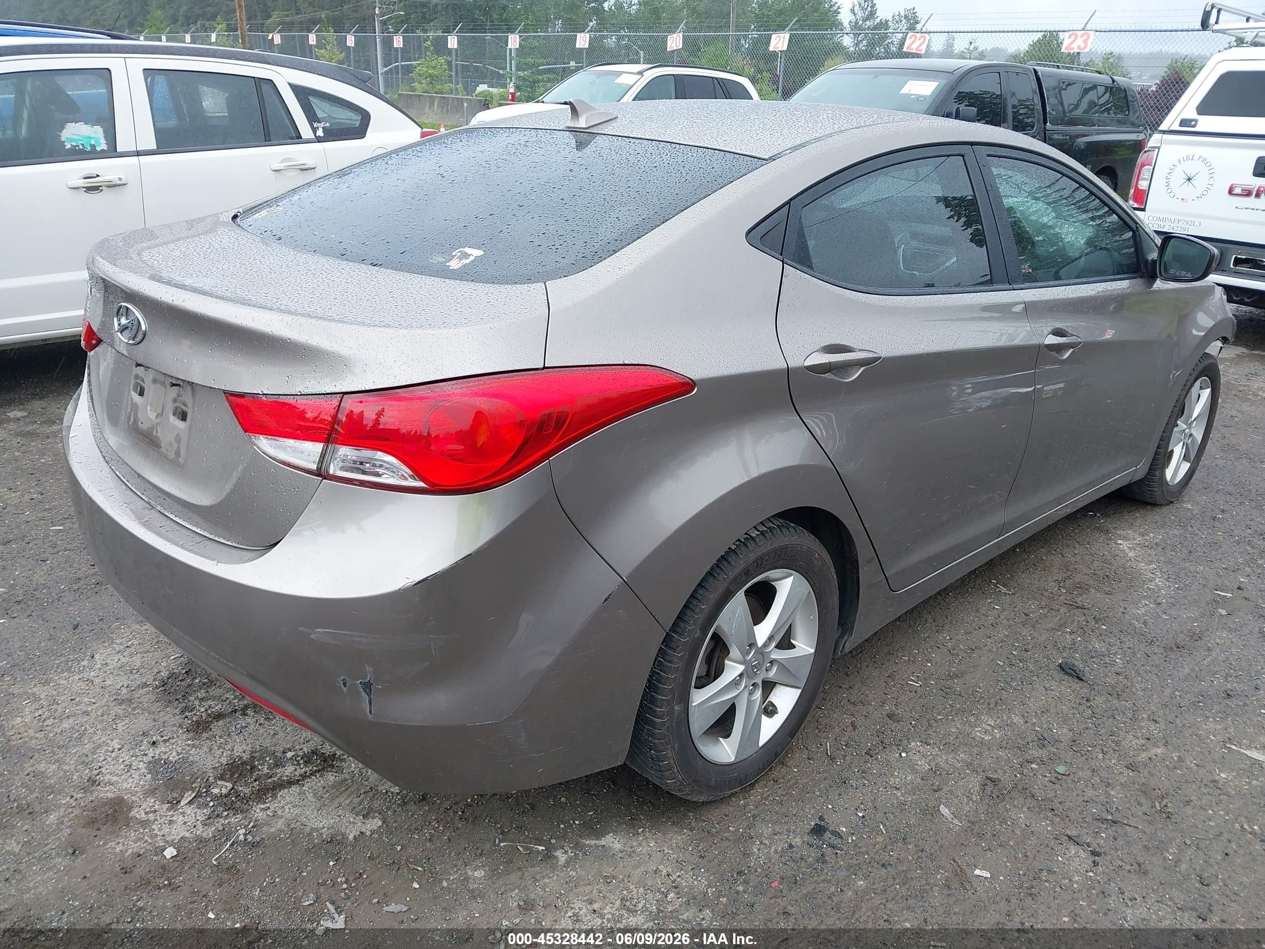 2011 Hyundai Elantra Gls Silver vin: 5NPDH4AE7BH002085