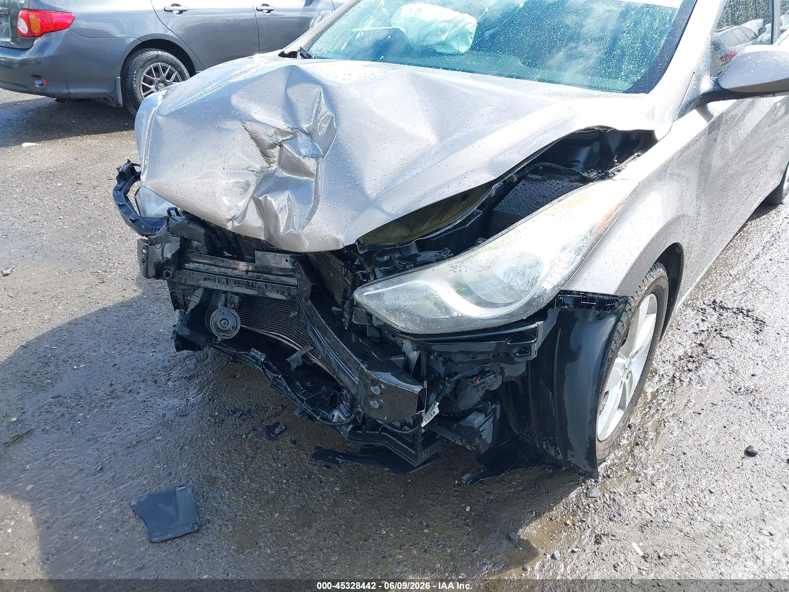 2011 Hyundai Elantra Gls Silver vin: 5NPDH4AE7BH002085