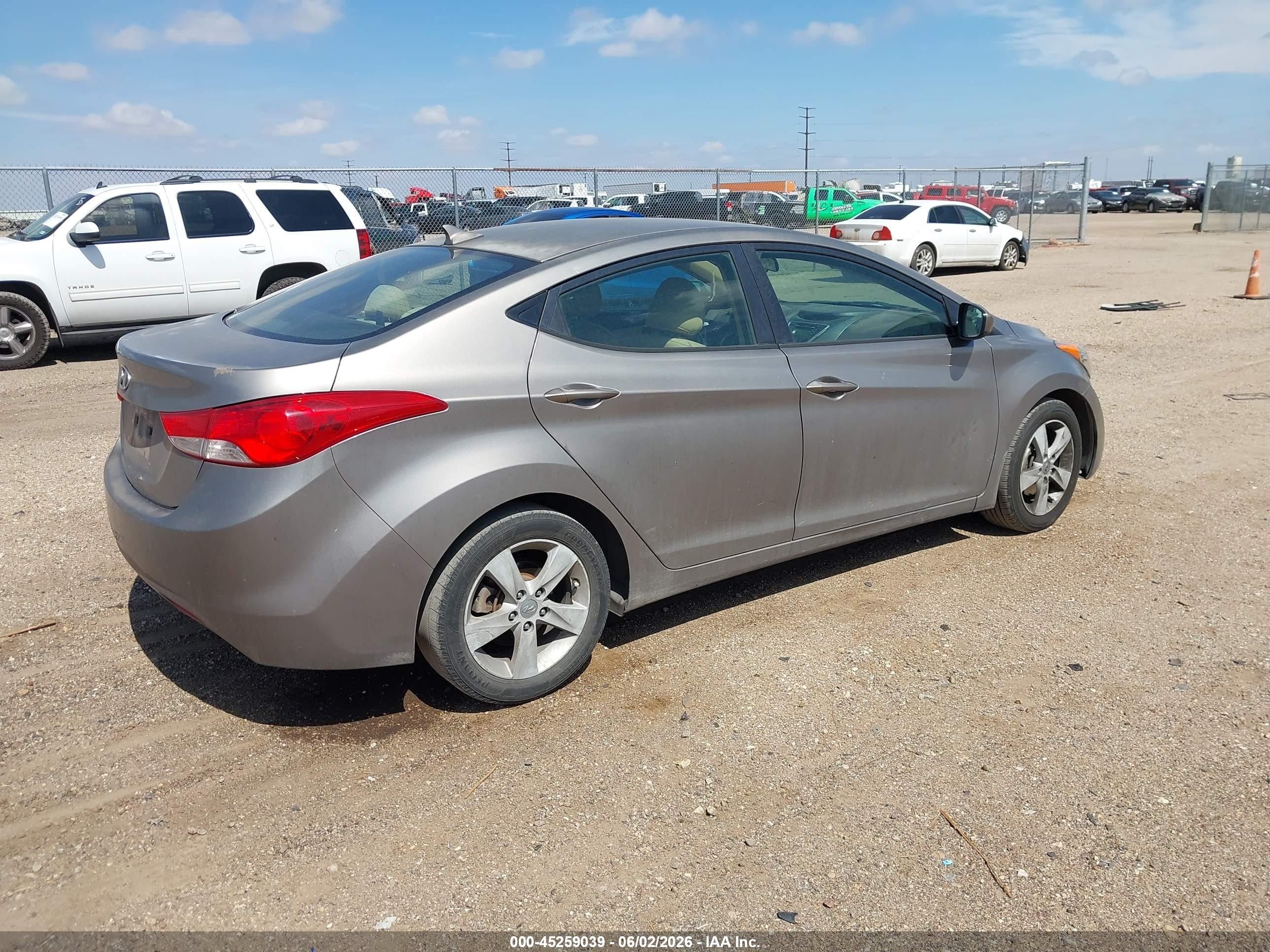 2011 Hyundai Elantra Gls Gold vin: 5NPDH4AE7BH042165