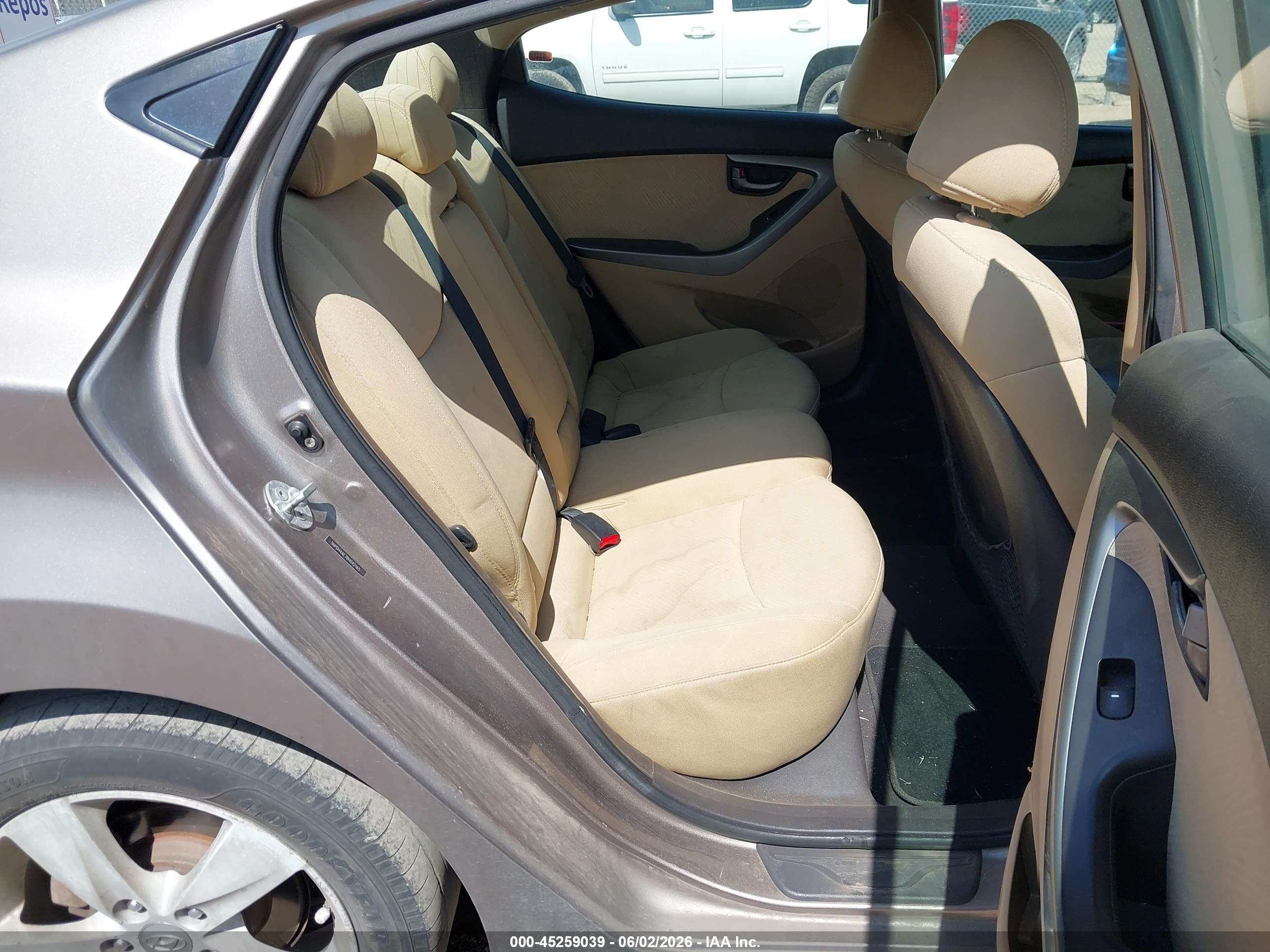 2011 Hyundai Elantra Gls Gold vin: 5NPDH4AE7BH042165