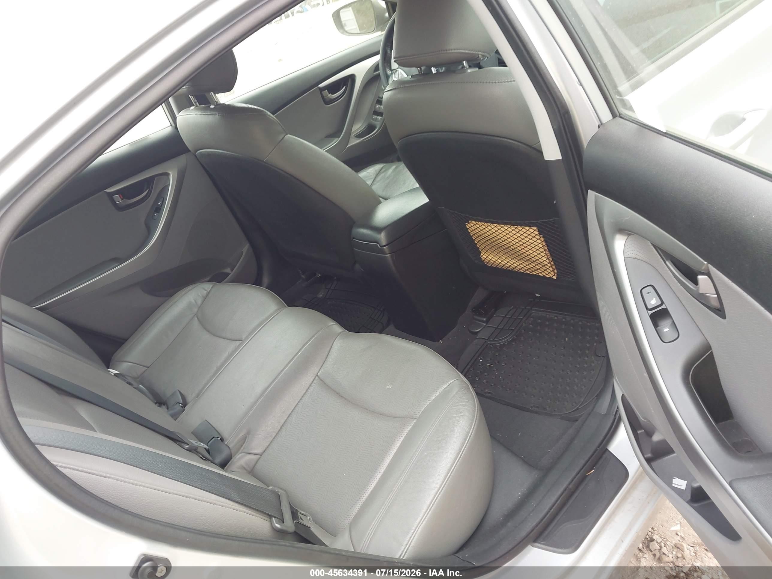 2011 Hyundai Elantra Limited Silver vin: 5NPDH4AE7BH048841