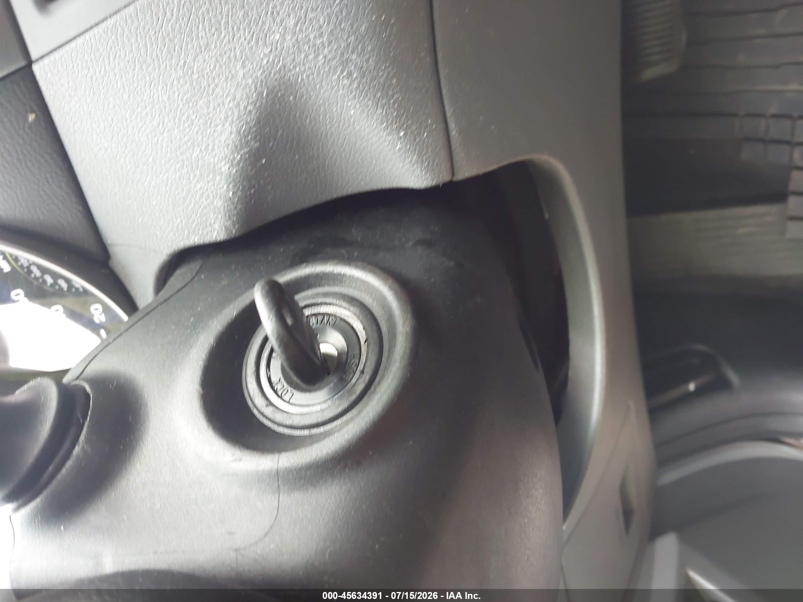 2011 Hyundai Elantra Limited Silver vin: 5NPDH4AE7BH048841