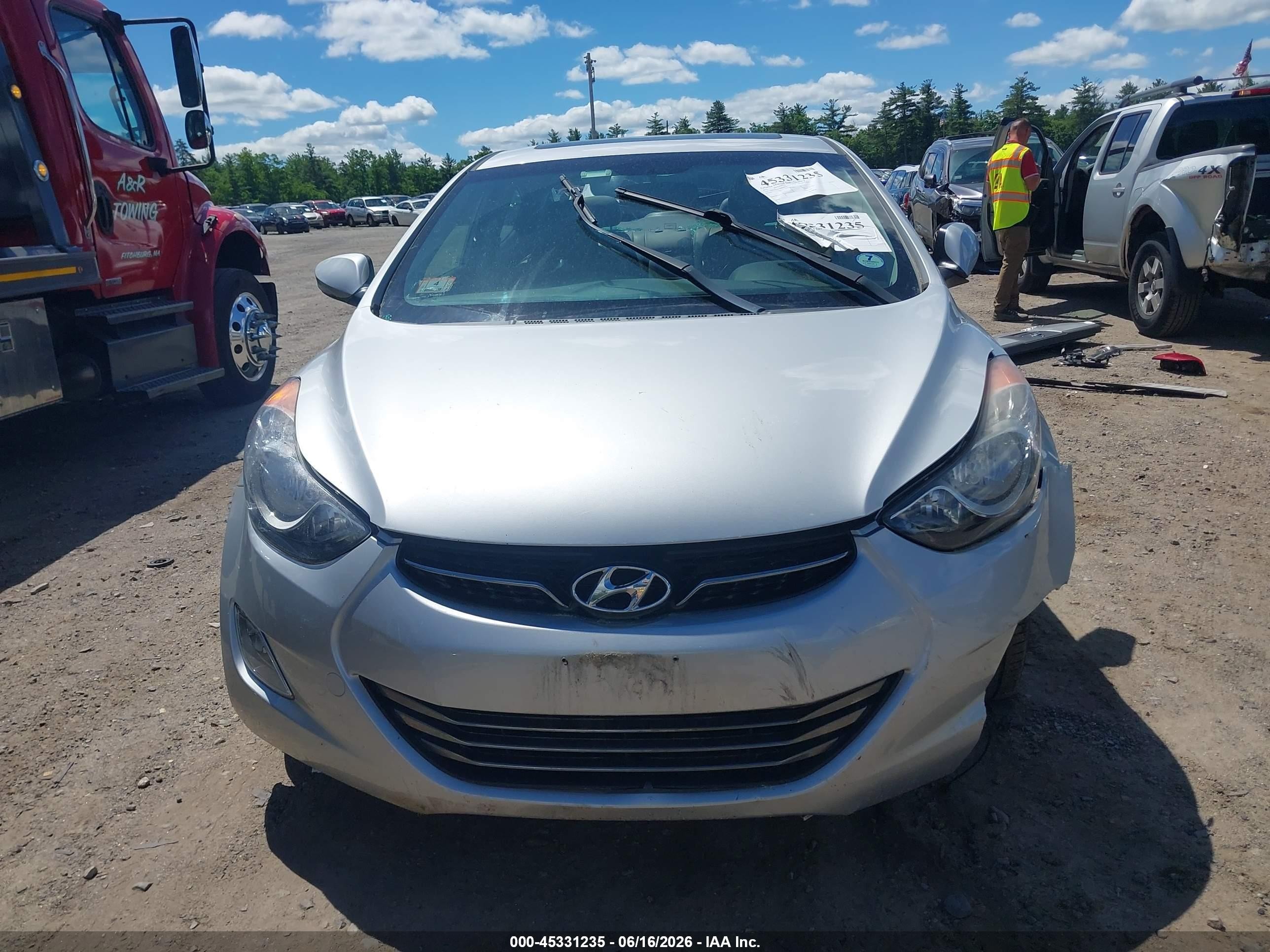 2011 Hyundai Elantra Limited Silver vin: 5NPDH4AE7BH049343