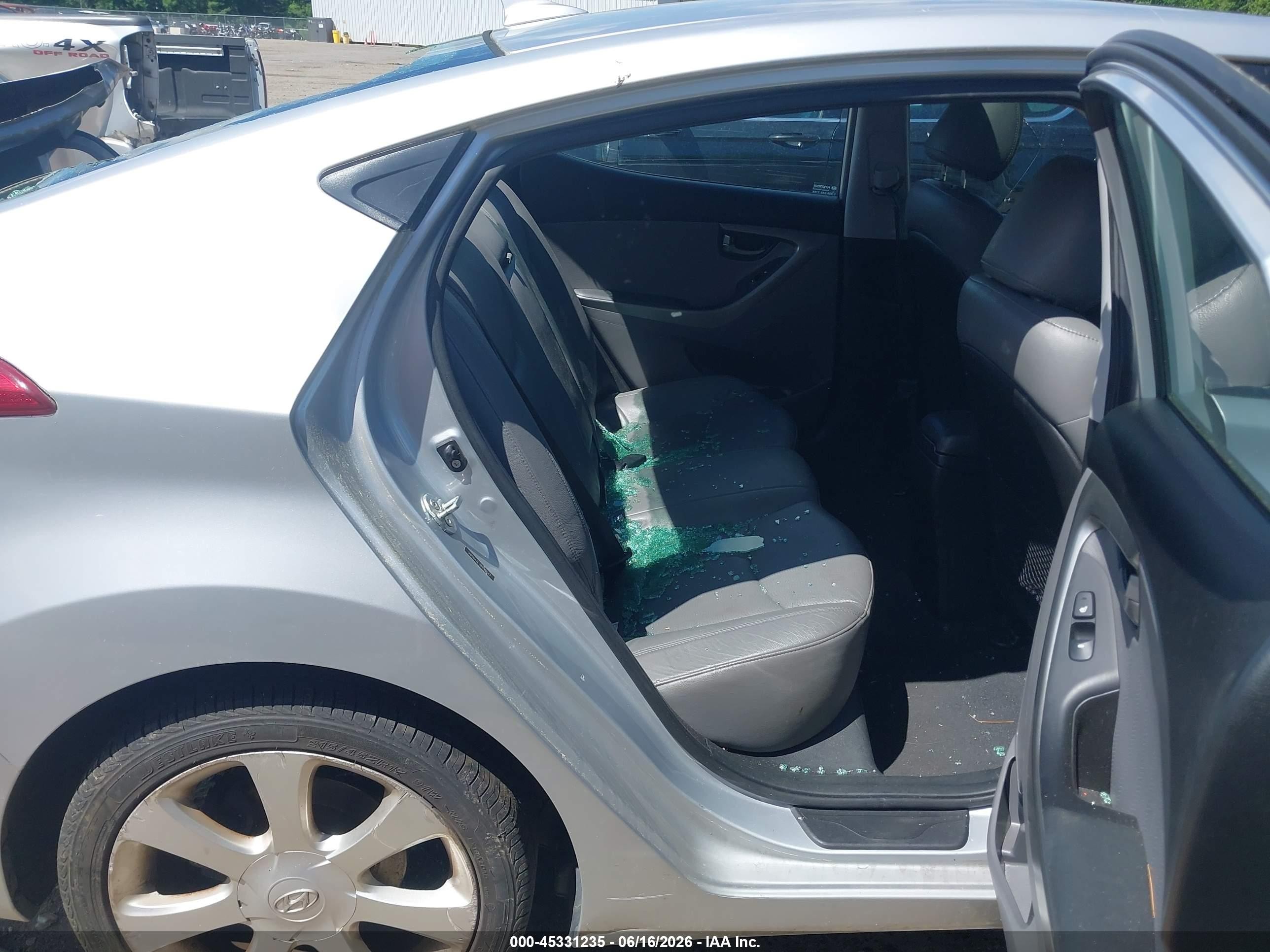 2011 Hyundai Elantra Limited Silver vin: 5NPDH4AE7BH049343