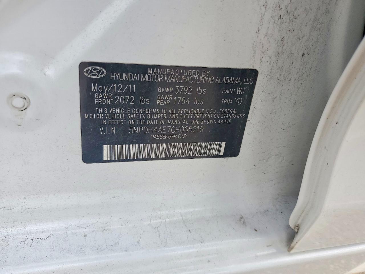 2012 Hyundai Elantra Gls White vin: 5NPDH4AE7CH065219