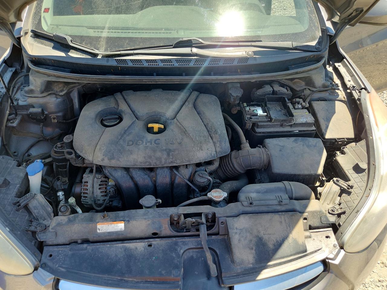 2012 Hyundai Elantra Gls Silver vin: 5NPDH4AE7CH070498