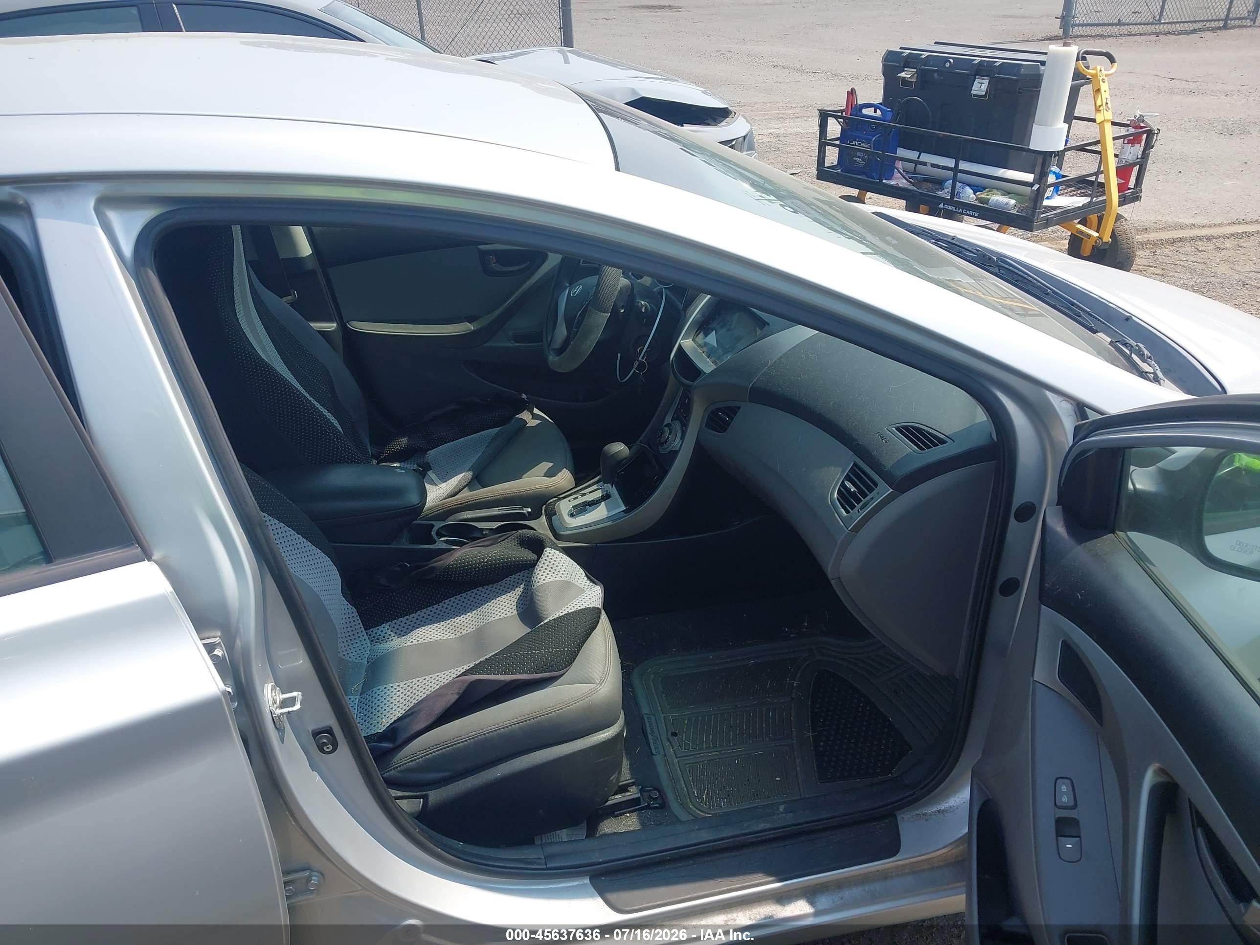 2012 Hyundai Elantra Gls Silver vin: 5NPDH4AE7CH072915