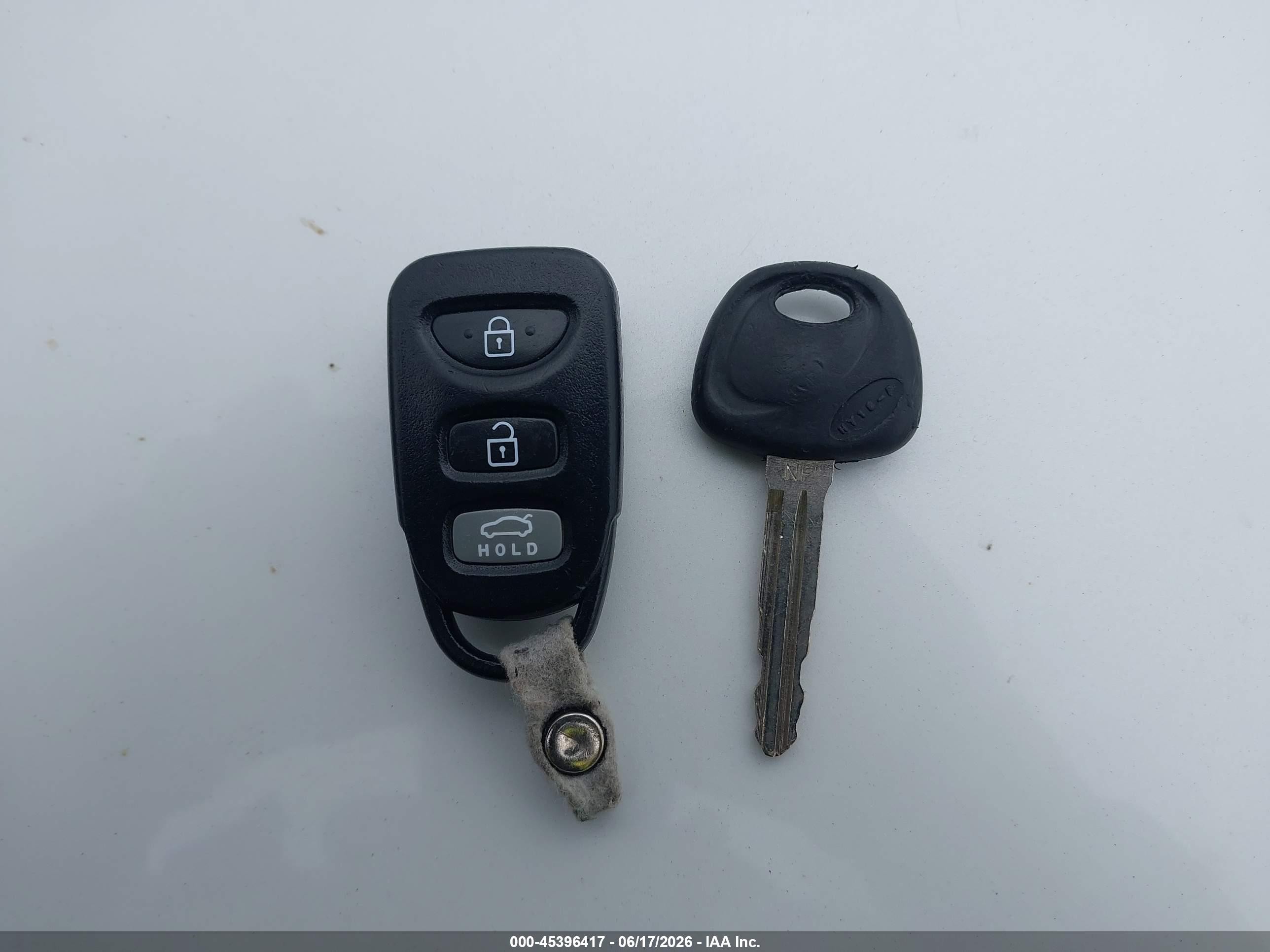 2012 Hyundai Elantra Gls Blue vin: 5NPDH4AE7CH086488