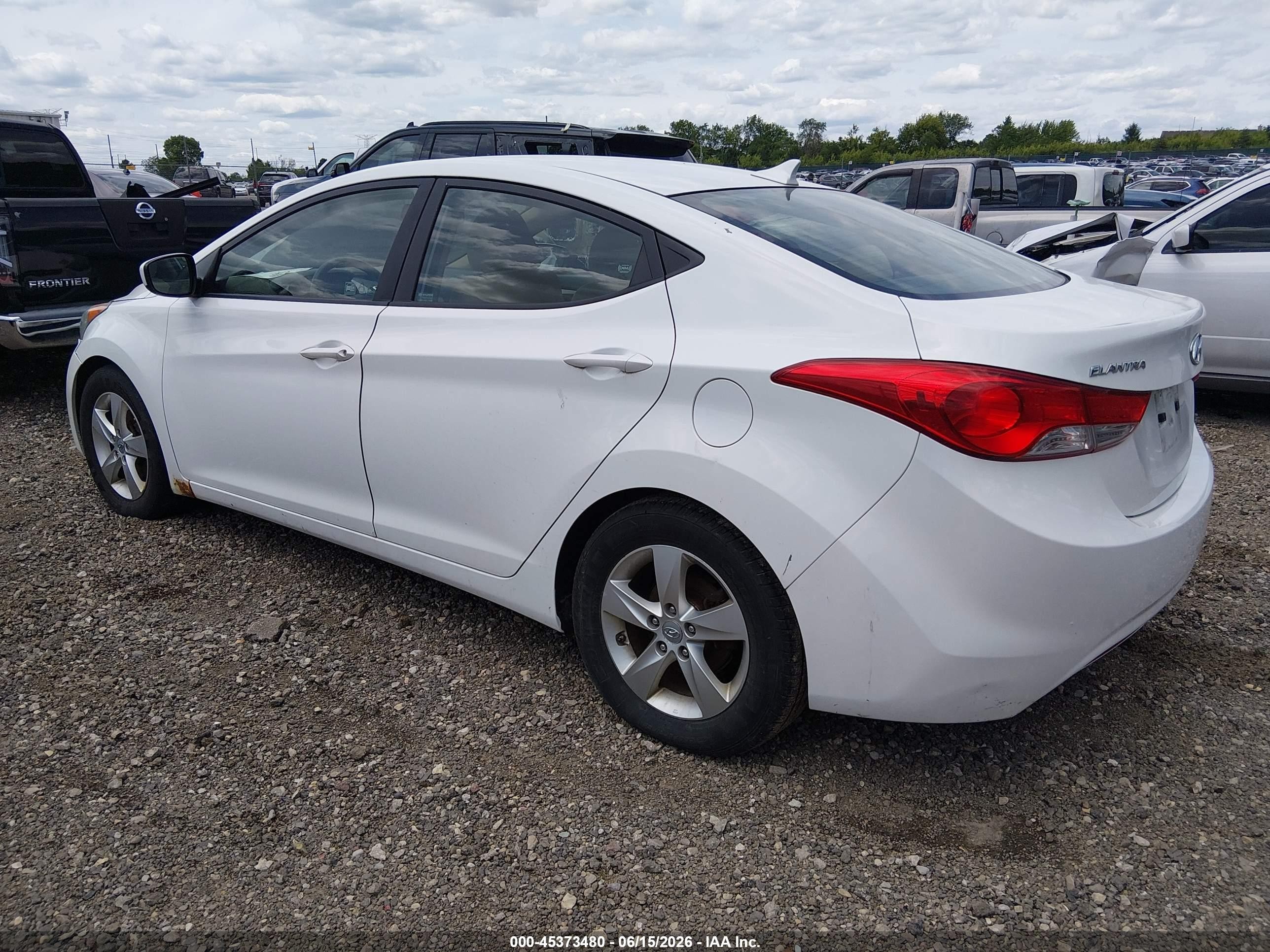 2012 Hyundai Elantra Gls White vin: 5NPDH4AE7CH101944