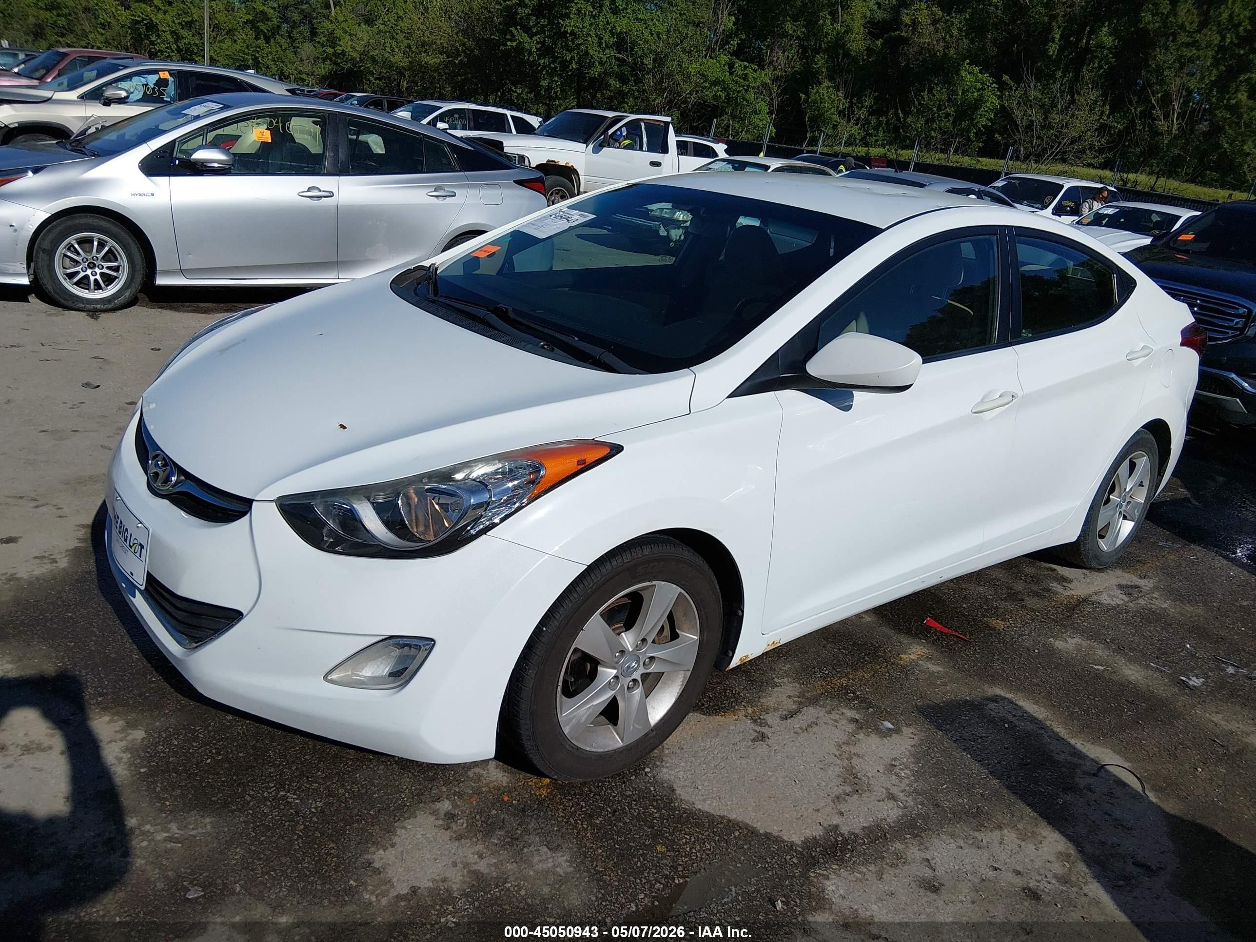 2012 Hyundai Elantra Gls White vin: 5NPDH4AE7CH110580