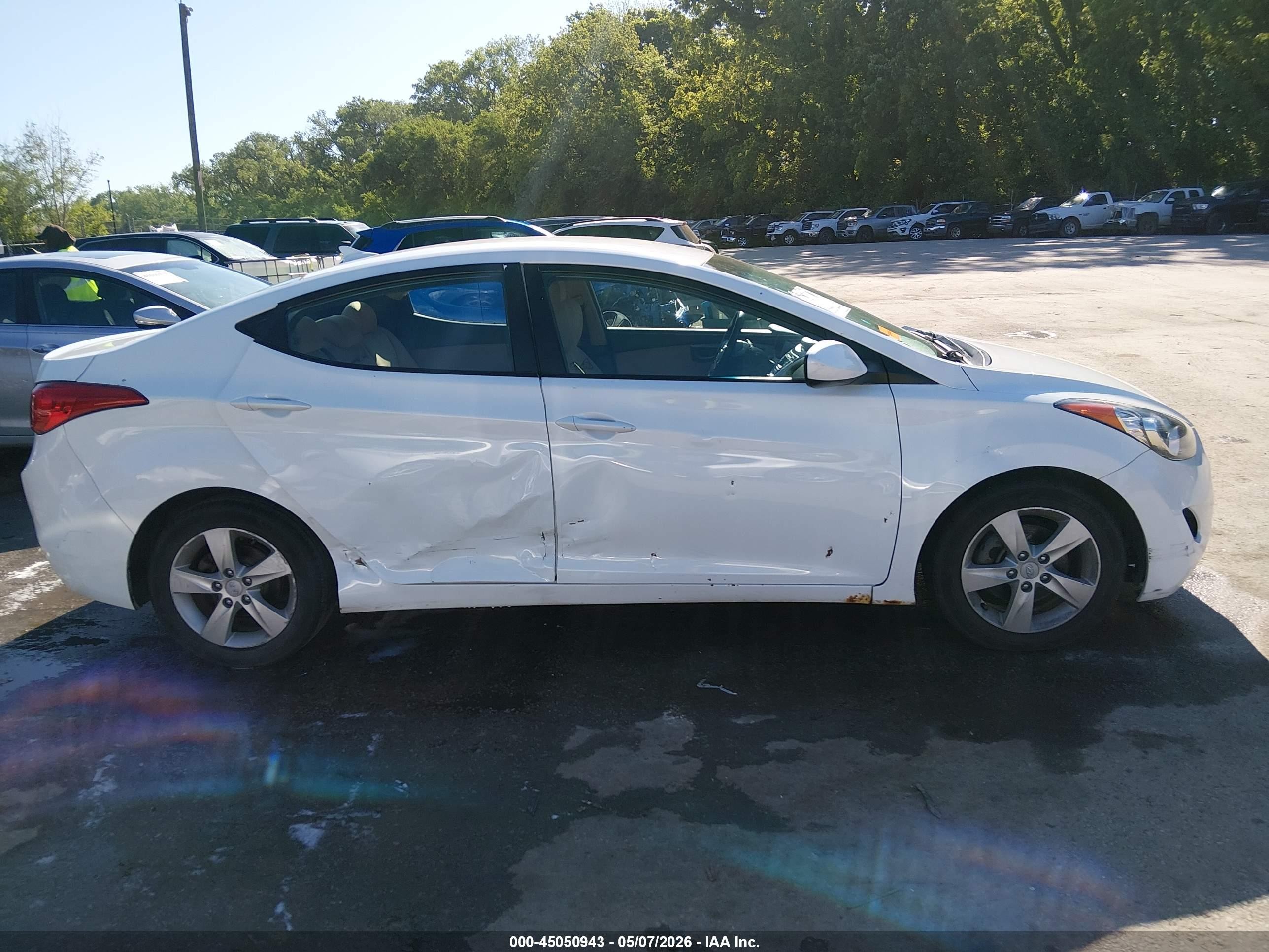 2012 Hyundai Elantra Gls White vin: 5NPDH4AE7CH110580
