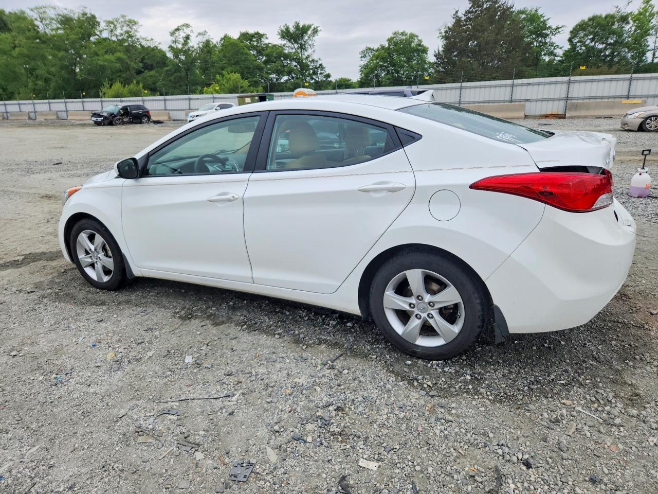 2012 Hyundai Elantra Gls White vin: 5NPDH4AE7CH148813