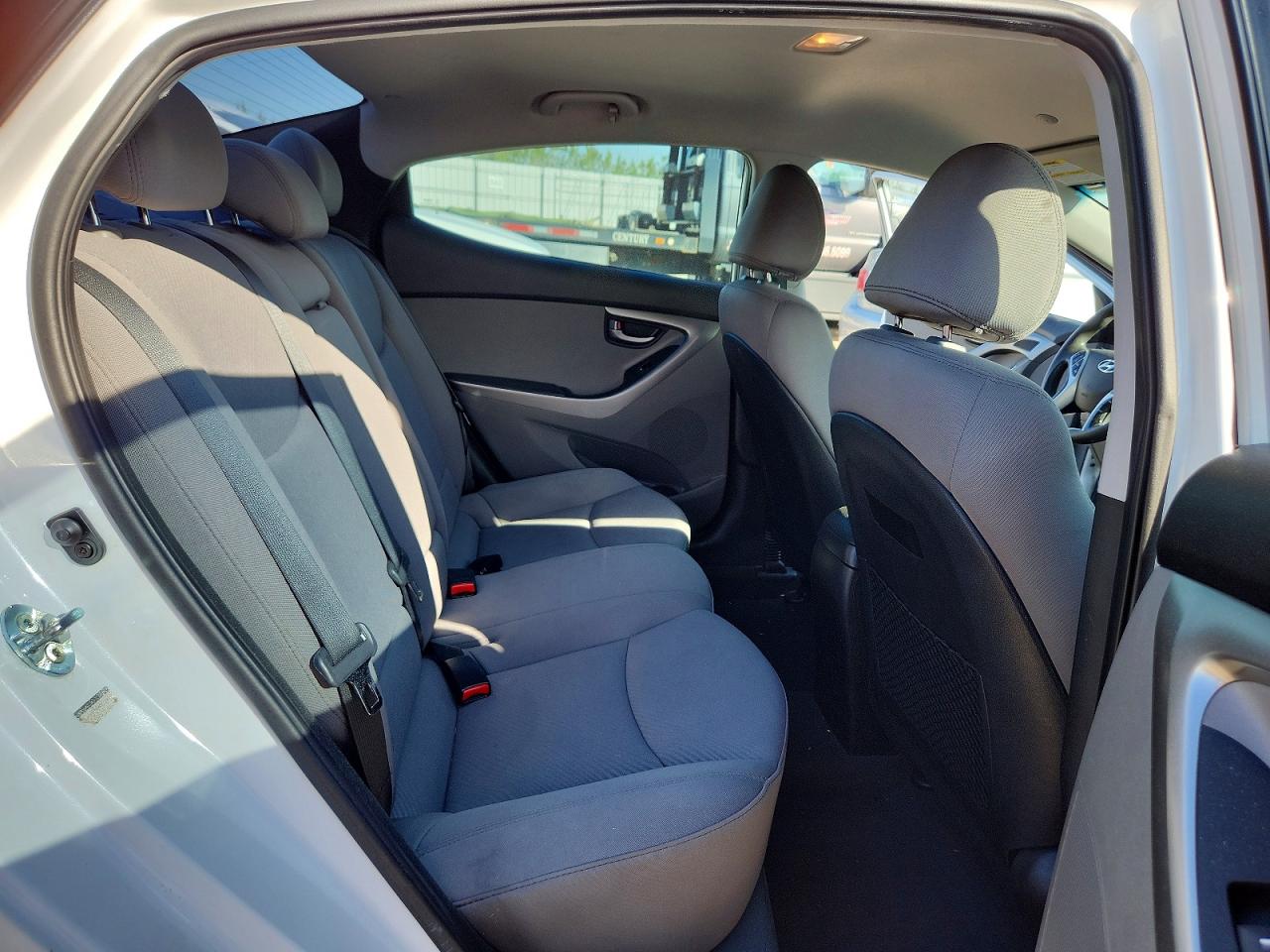 2013 Hyundai Elantra Gls White vin: 5NPDH4AE7DH157626