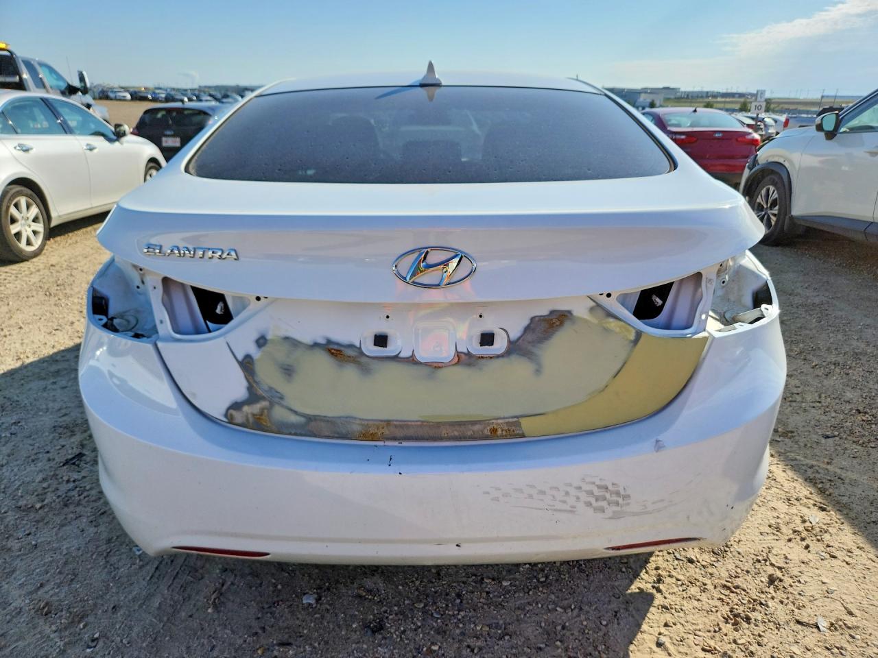 2013 Hyundai Elantra Gls White vin: 5NPDH4AE7DH157626