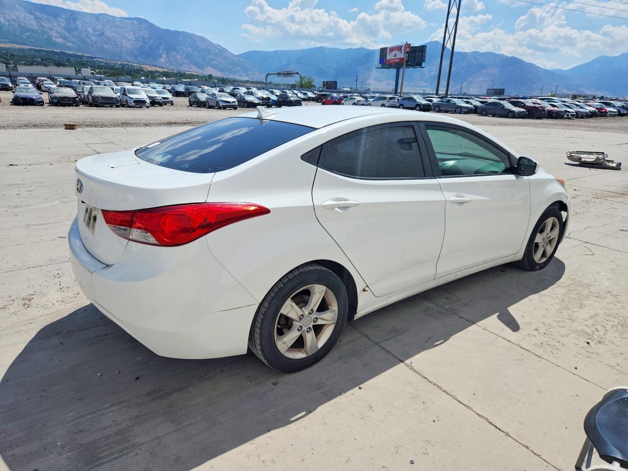 2013 Hyundai Elantra Gls White vin: 5NPDH4AE7DH170442