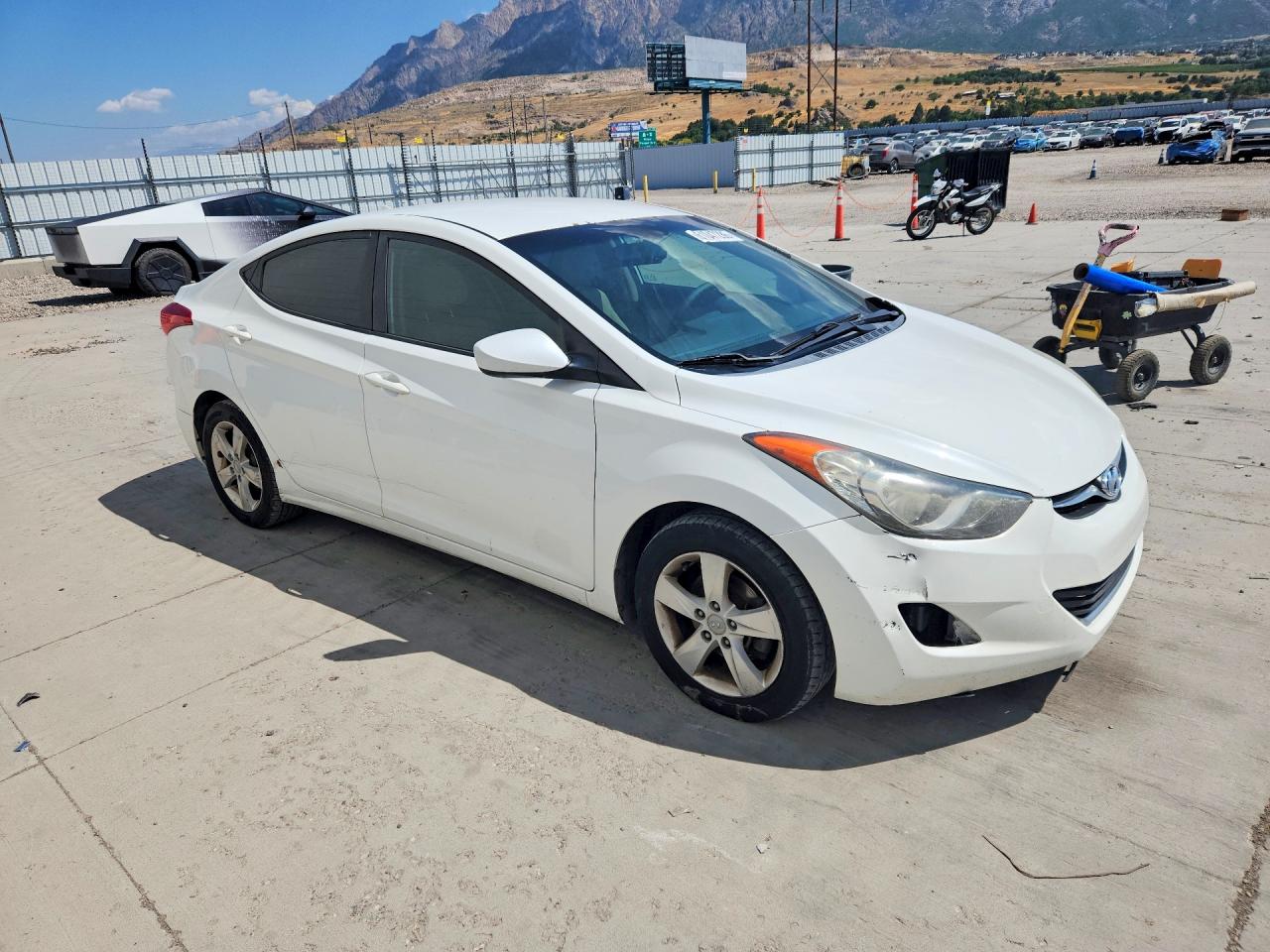 2013 Hyundai Elantra Gls White vin: 5NPDH4AE7DH170442