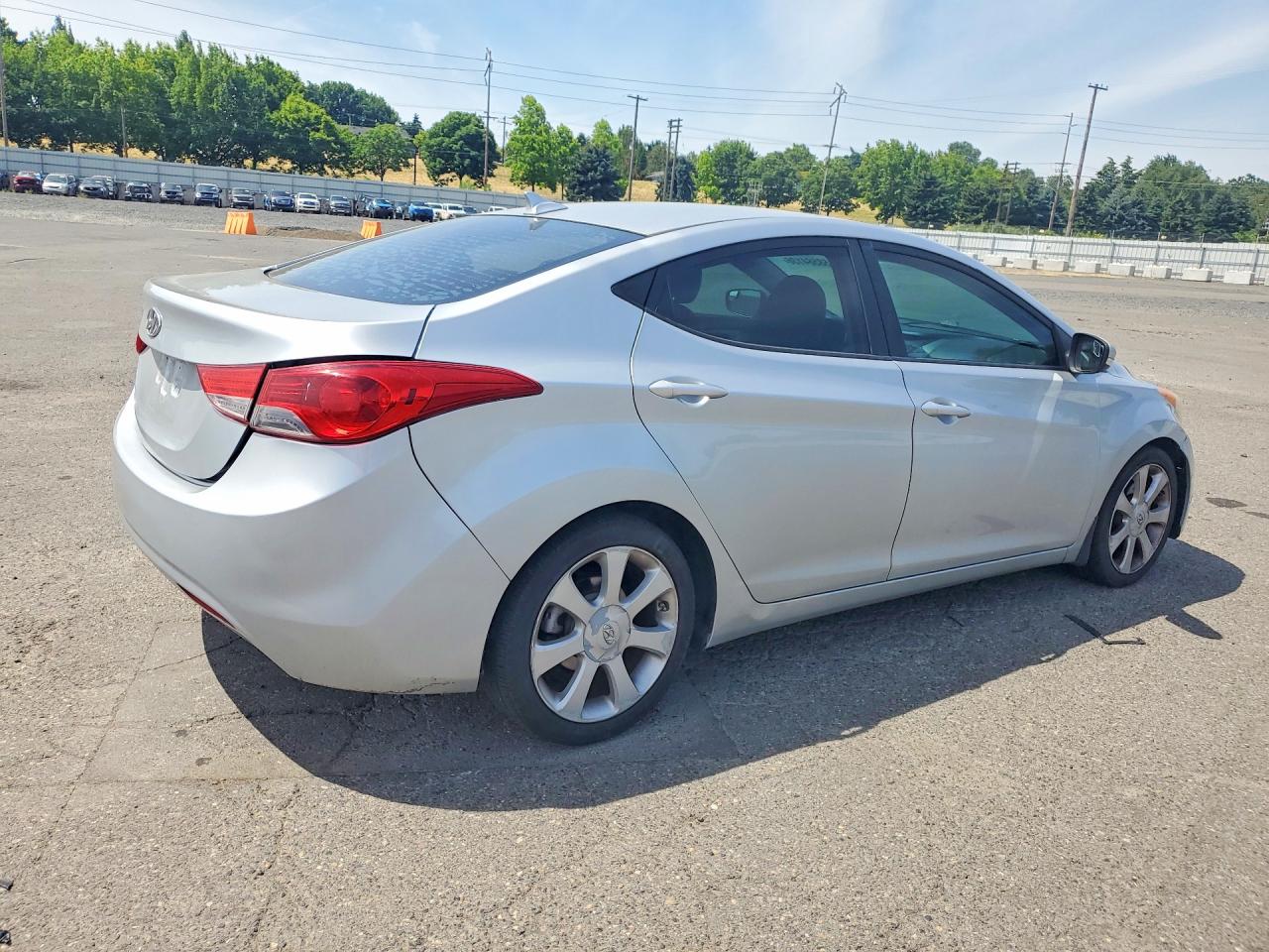2013 Hyundai Elantra Limited Silver vin: 5NPDH4AE7DH206808