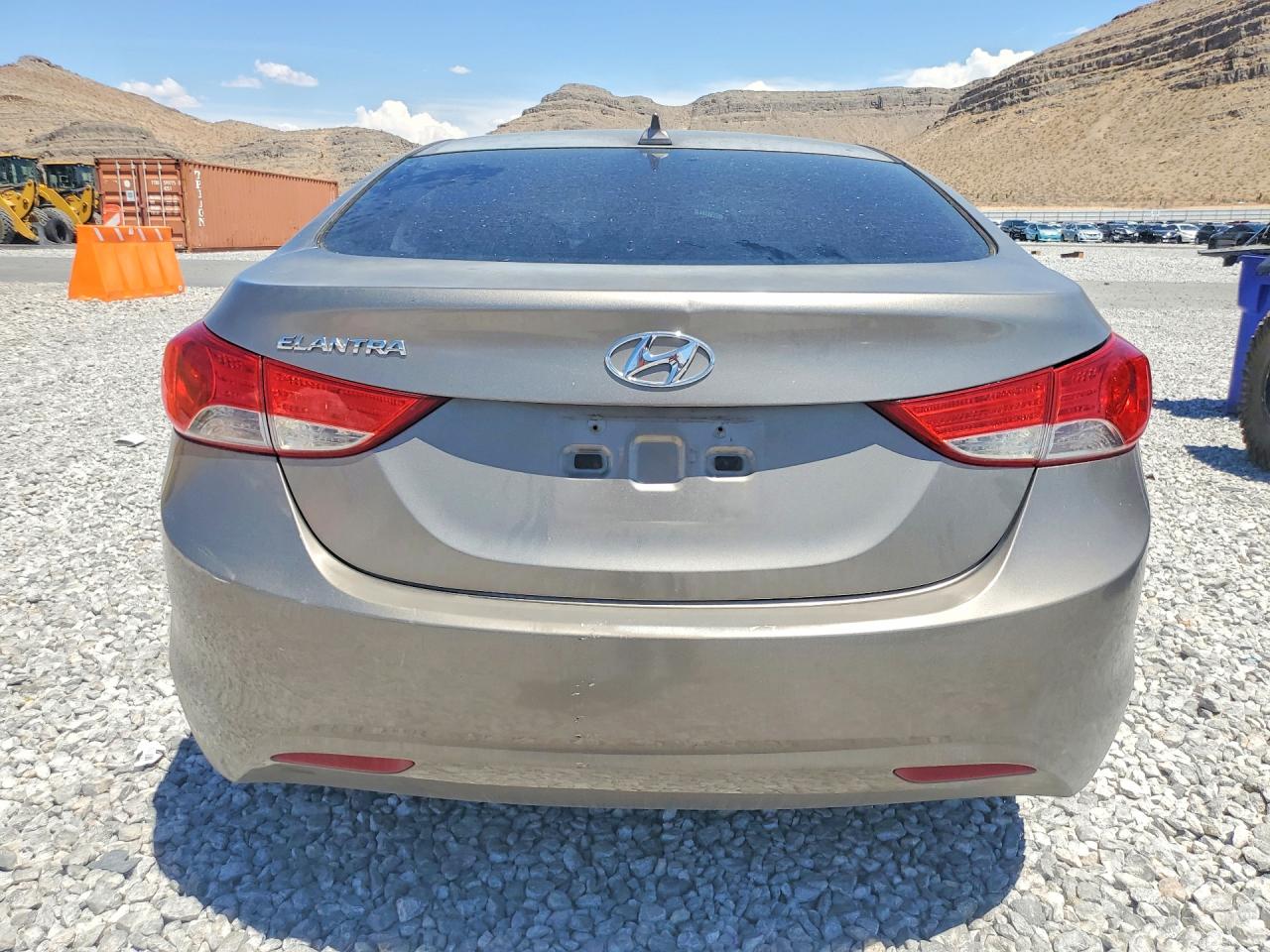2013 Hyundai Elantra Tan vin: 5NPDH4AE7DH230364