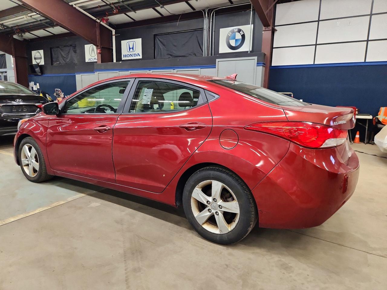 2013 Hyundai Elantra Red vin: 5NPDH4AE7DH232440