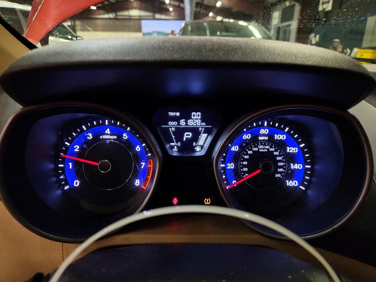2013 Hyundai Elantra Red vin: 5NPDH4AE7DH232440