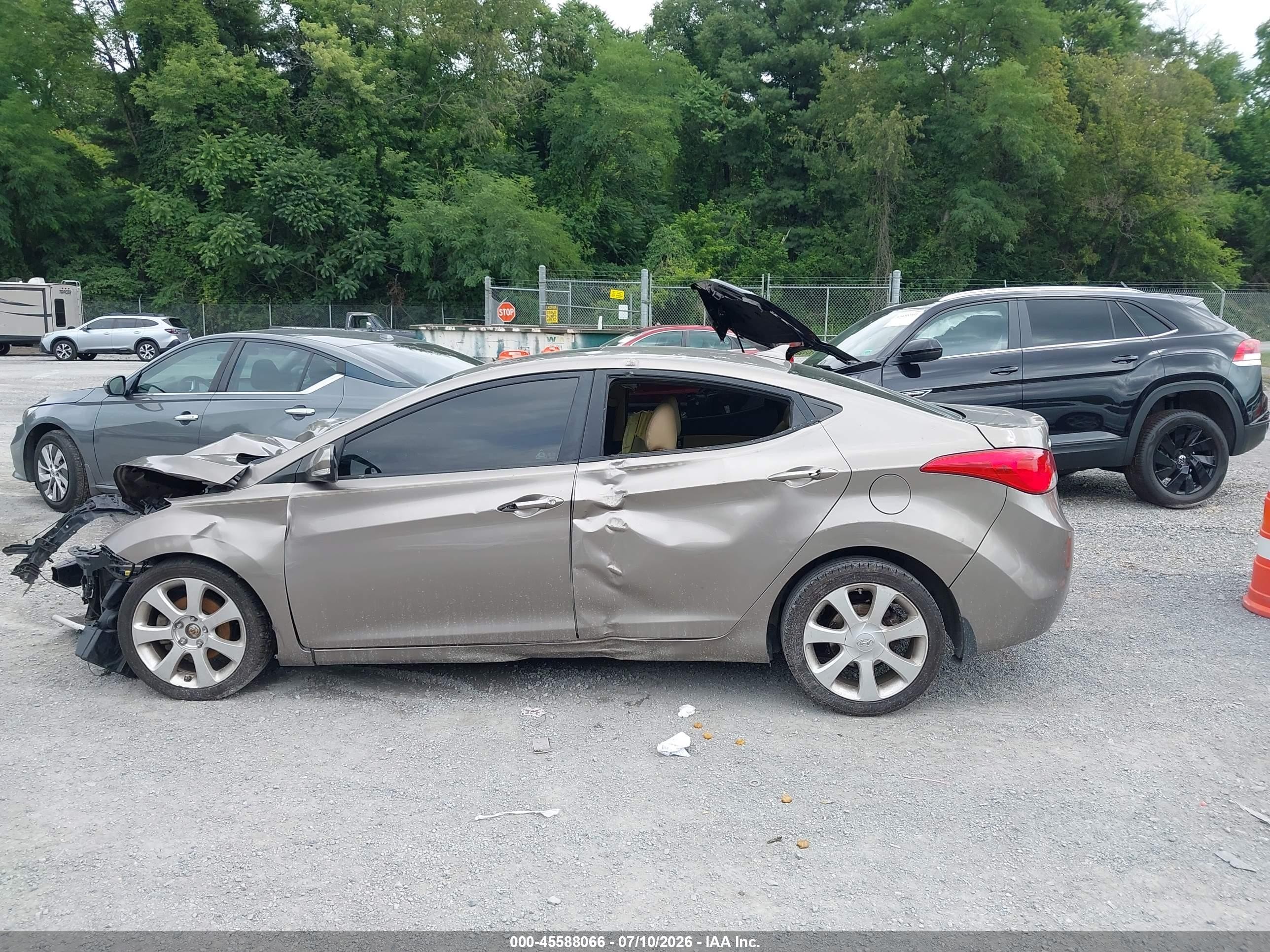 2013 Hyundai Elantra Limited Beige vin: 5NPDH4AE7DH248122