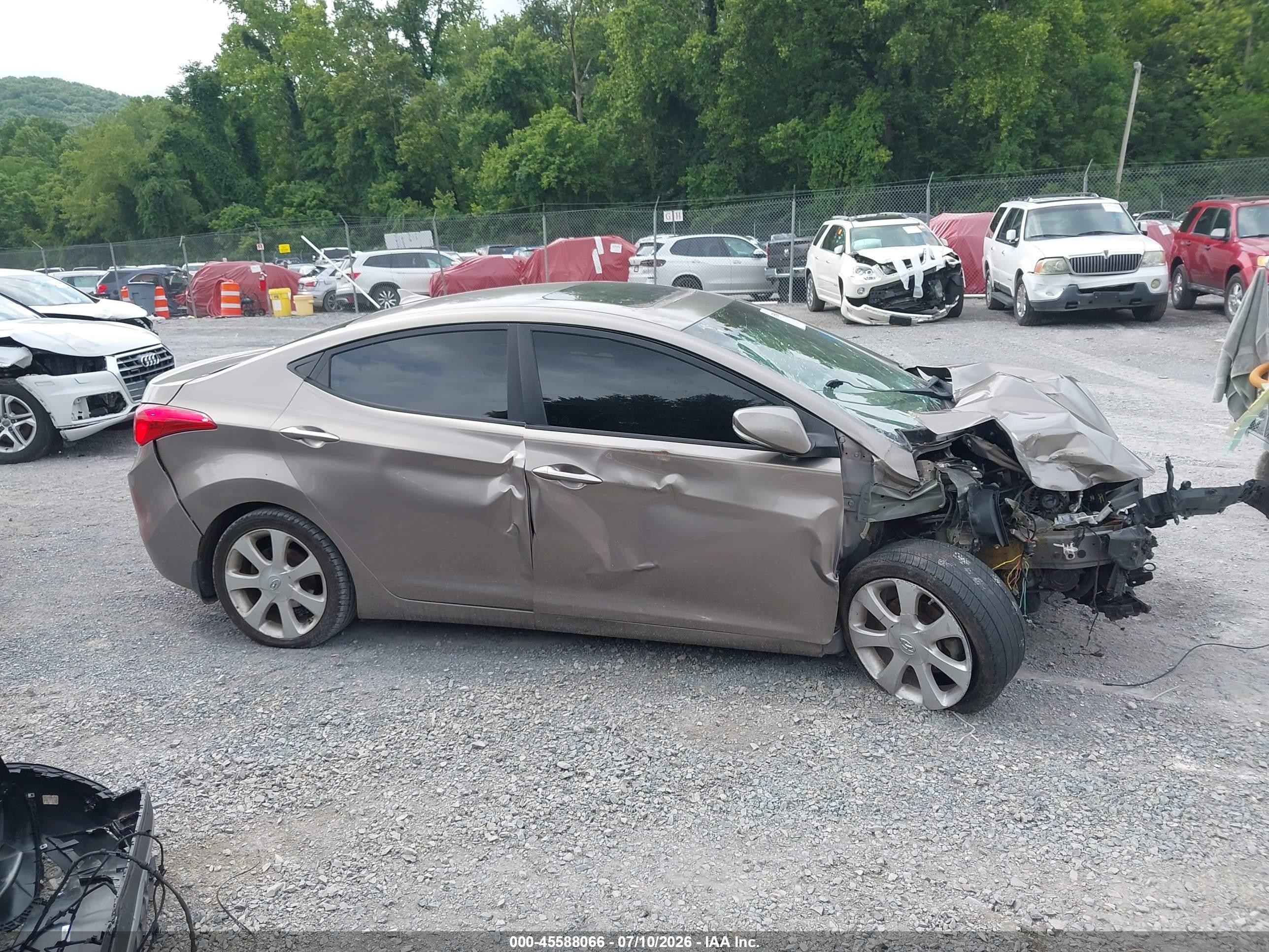 2013 Hyundai Elantra Limited Beige vin: 5NPDH4AE7DH248122