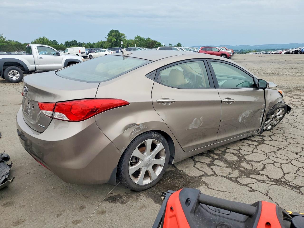 2013 Hyundai Elantra Limited Tan vin: 5NPDH4AE7DH249545