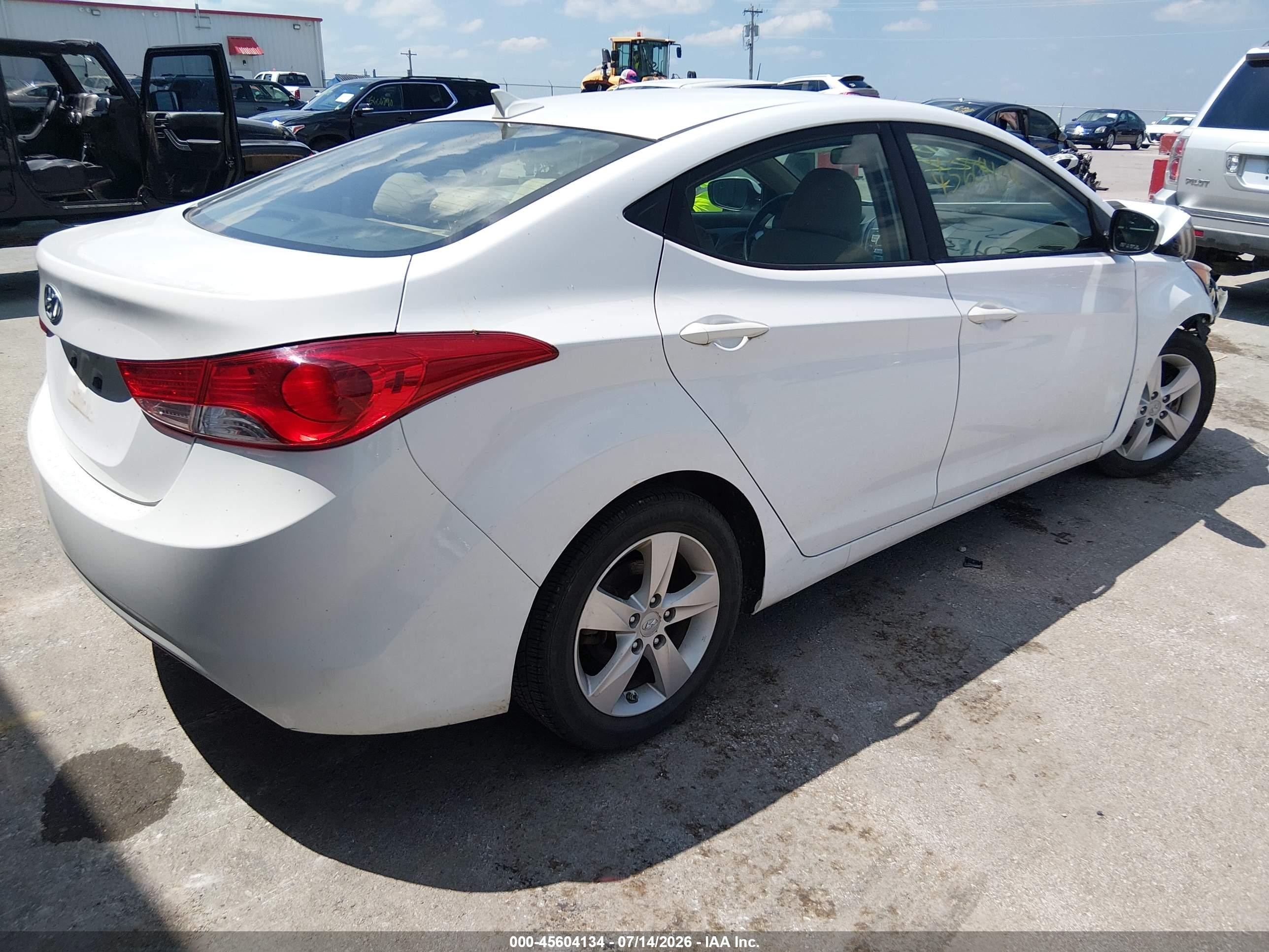 2013 Hyundai Elantra Gls White vin: 5NPDH4AE7DH255359