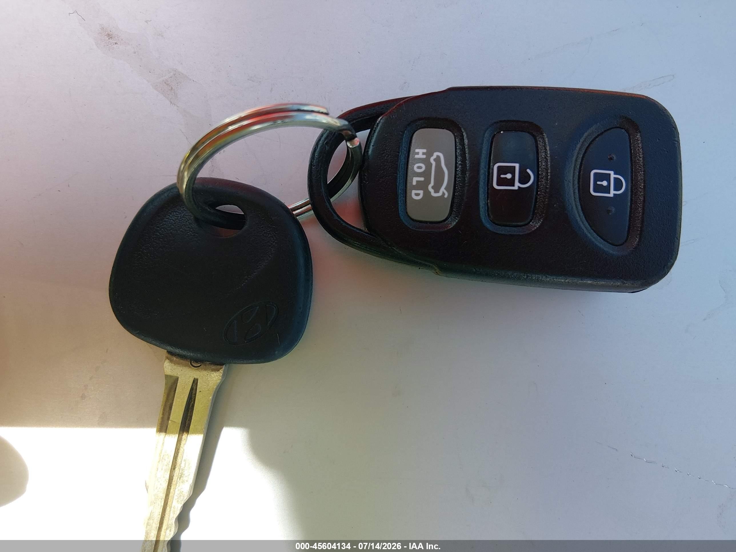 2013 Hyundai Elantra Gls White vin: 5NPDH4AE7DH255359