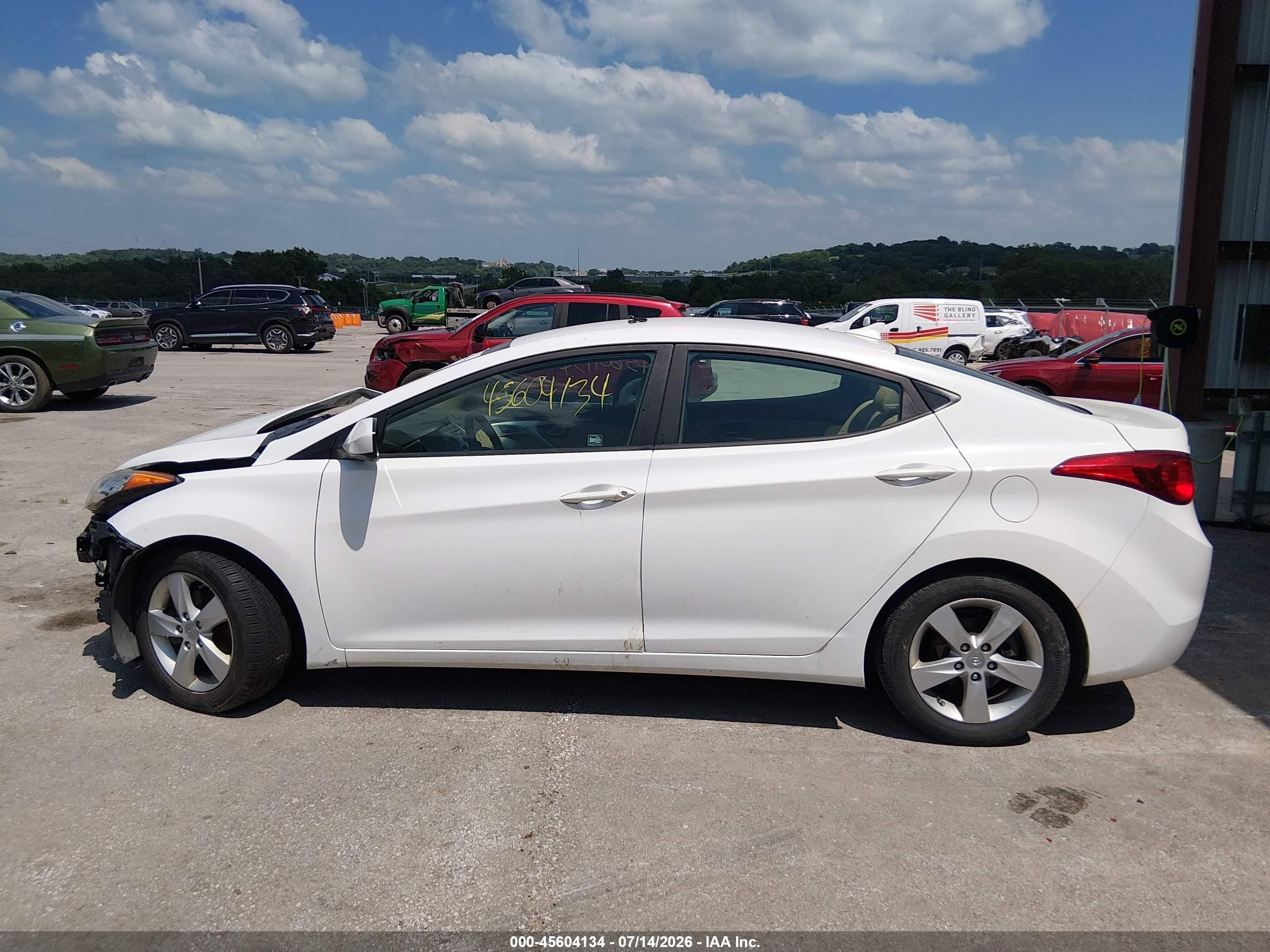 2013 Hyundai Elantra Gls White vin: 5NPDH4AE7DH255359
