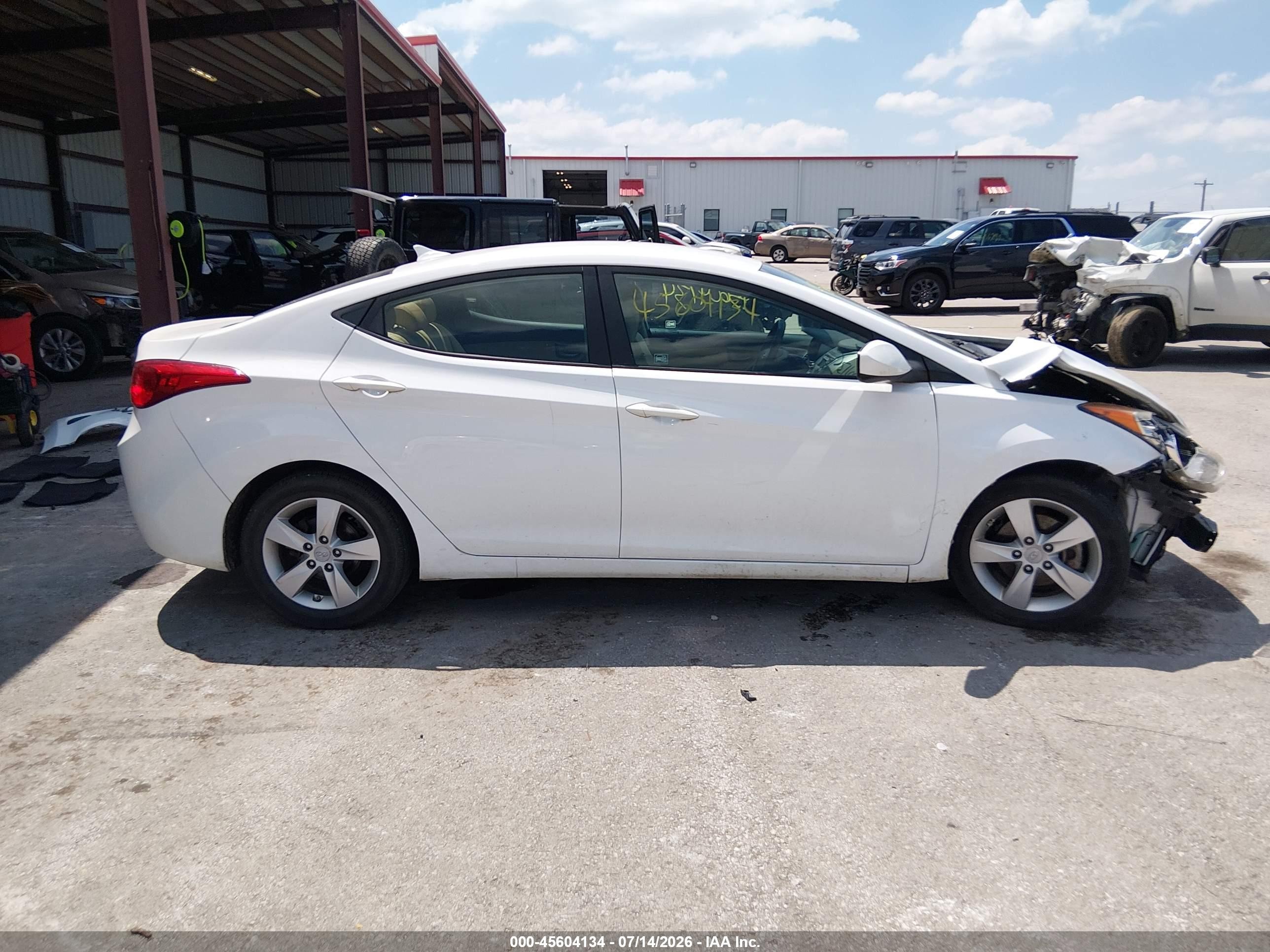 2013 Hyundai Elantra Gls White vin: 5NPDH4AE7DH255359