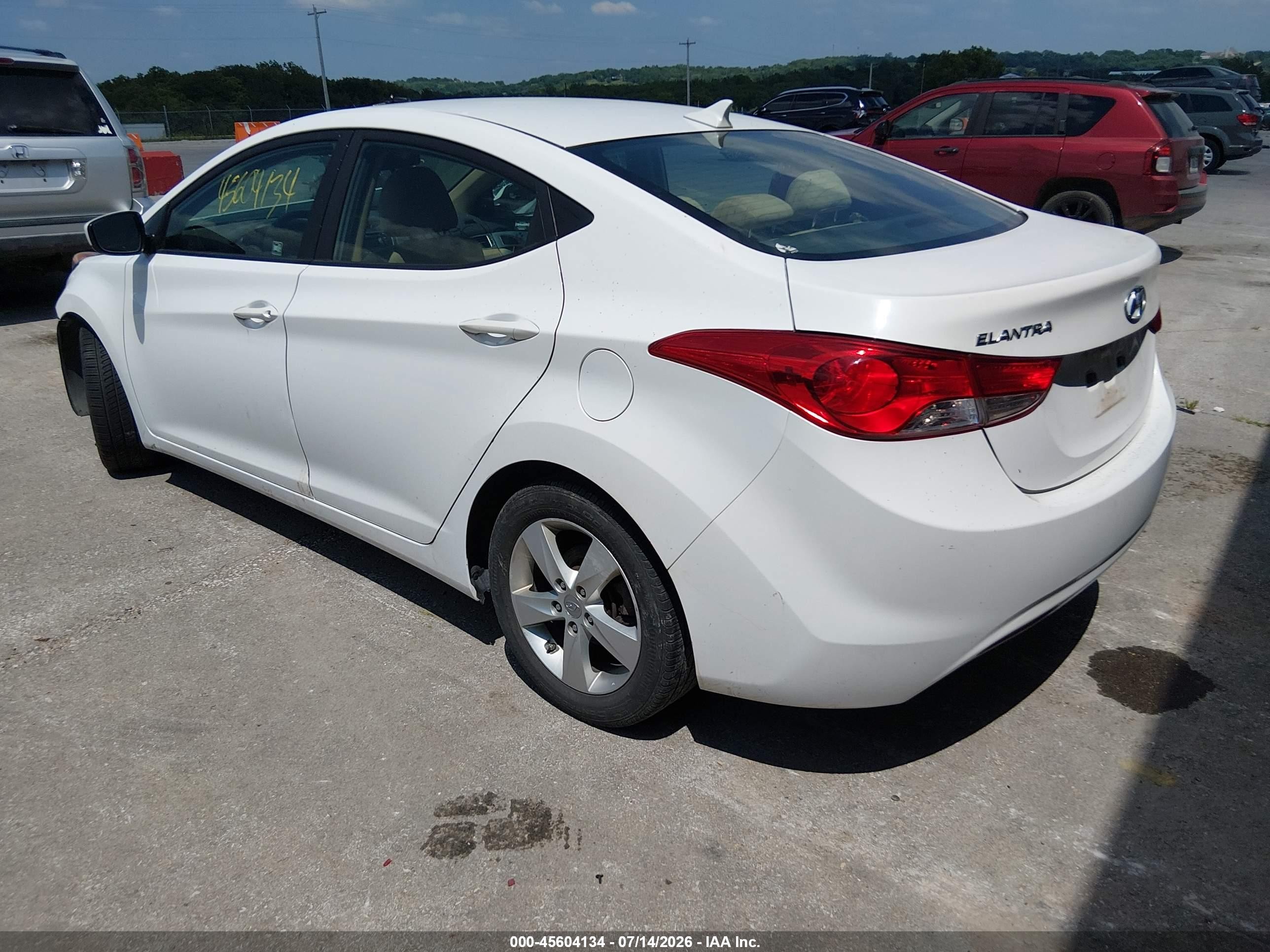 2013 Hyundai Elantra Gls White vin: 5NPDH4AE7DH255359