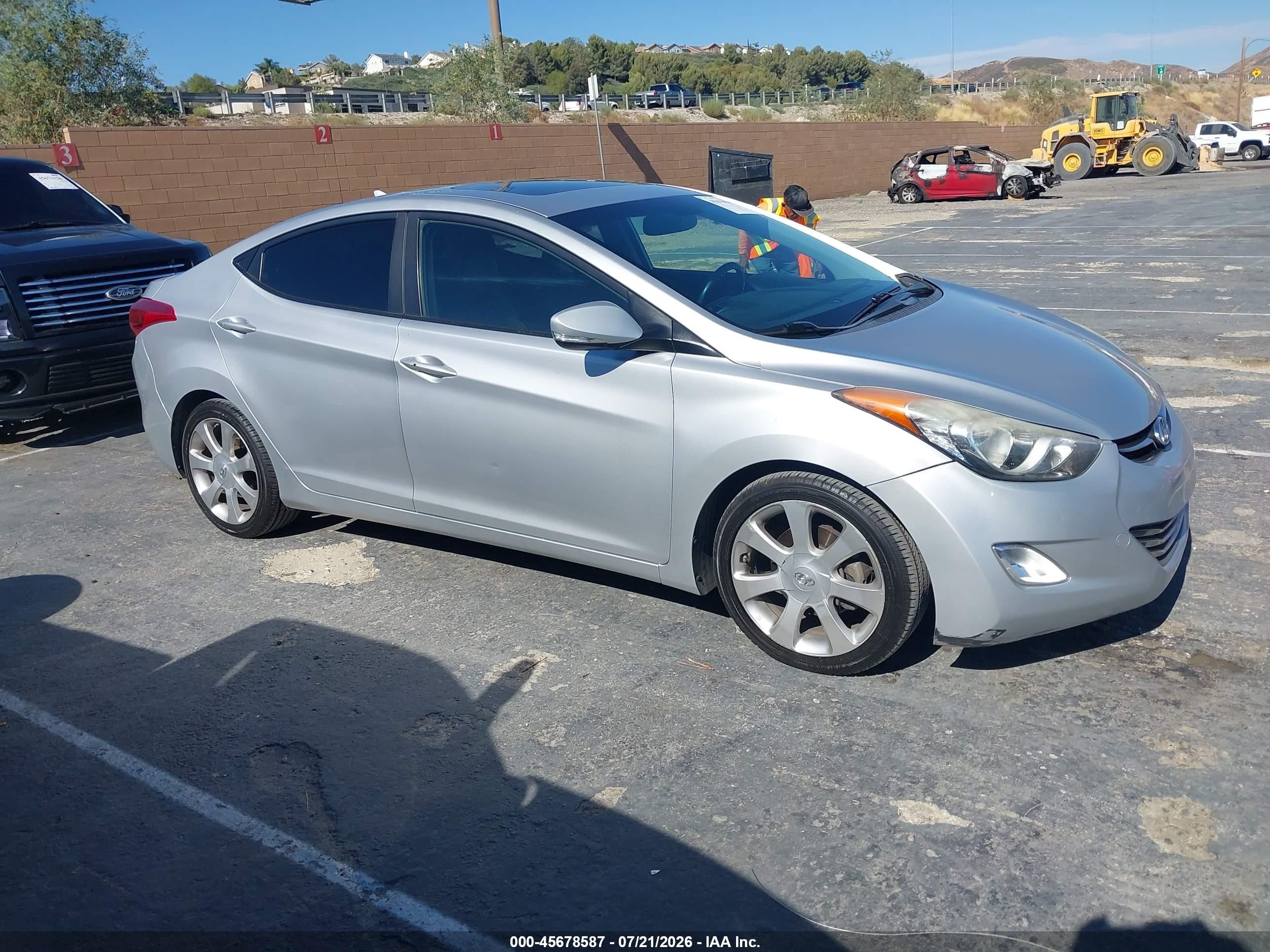 2013 Hyundai Elantra Limited Silver vin: 5NPDH4AE7DH258892