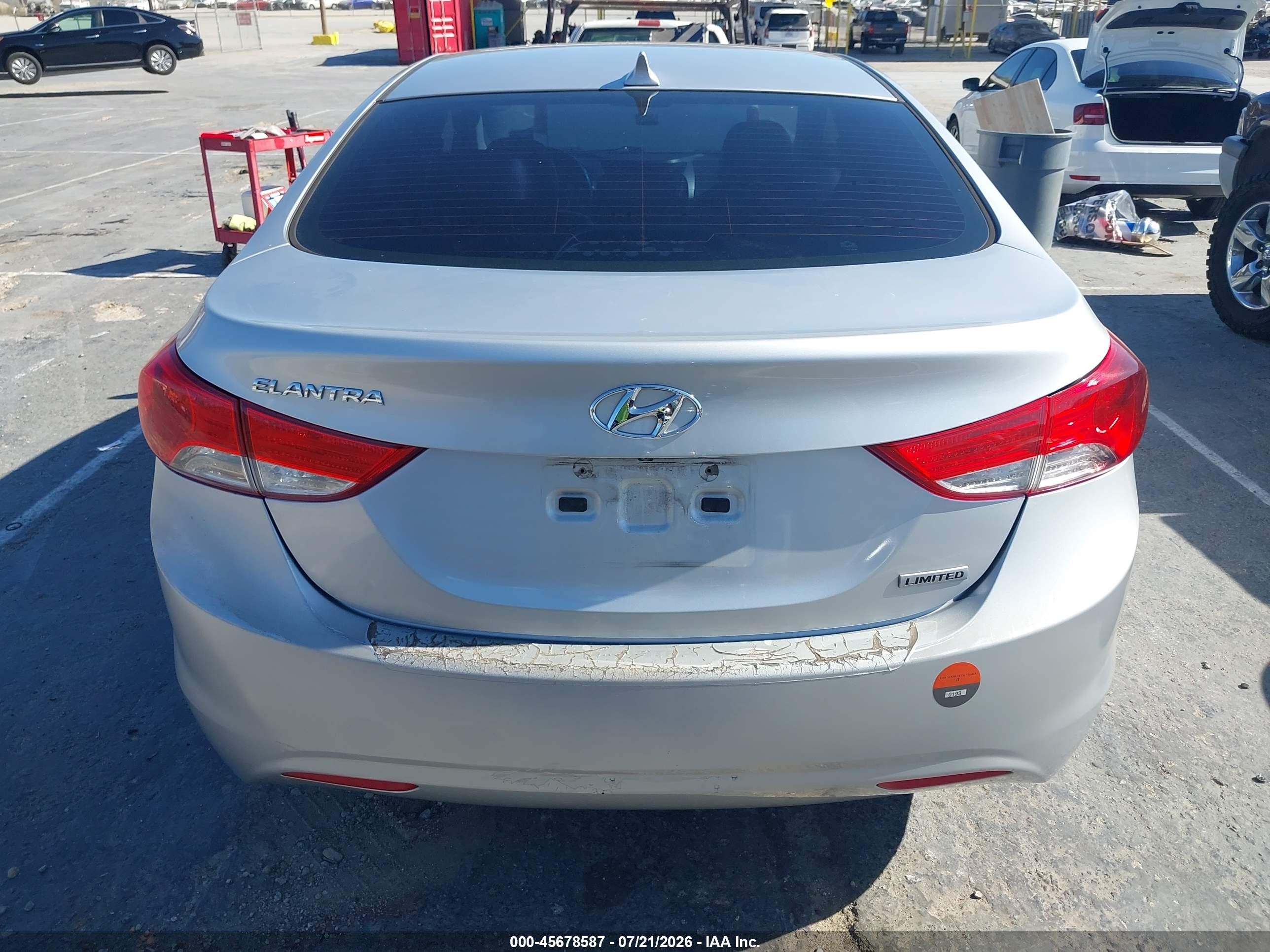 2013 Hyundai Elantra Limited Silver vin: 5NPDH4AE7DH258892